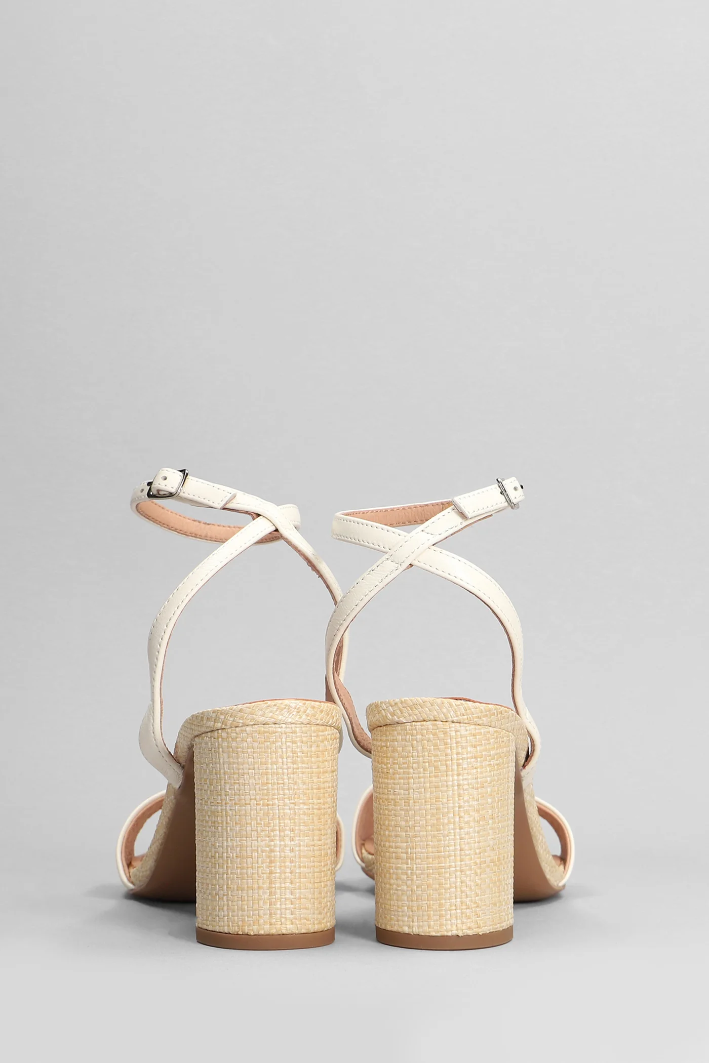 Aster Sandals in beige leather - Image 4