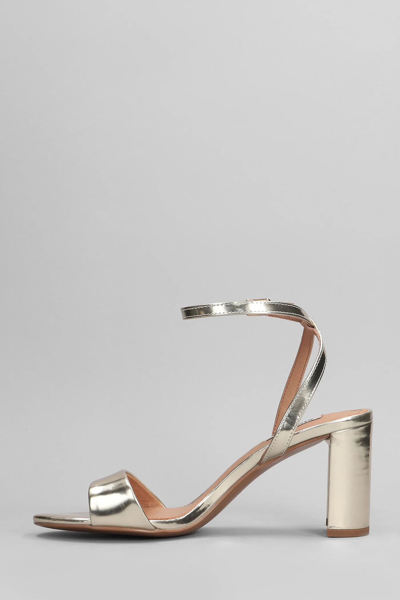 Aster Sandals in gold leather - Image 3