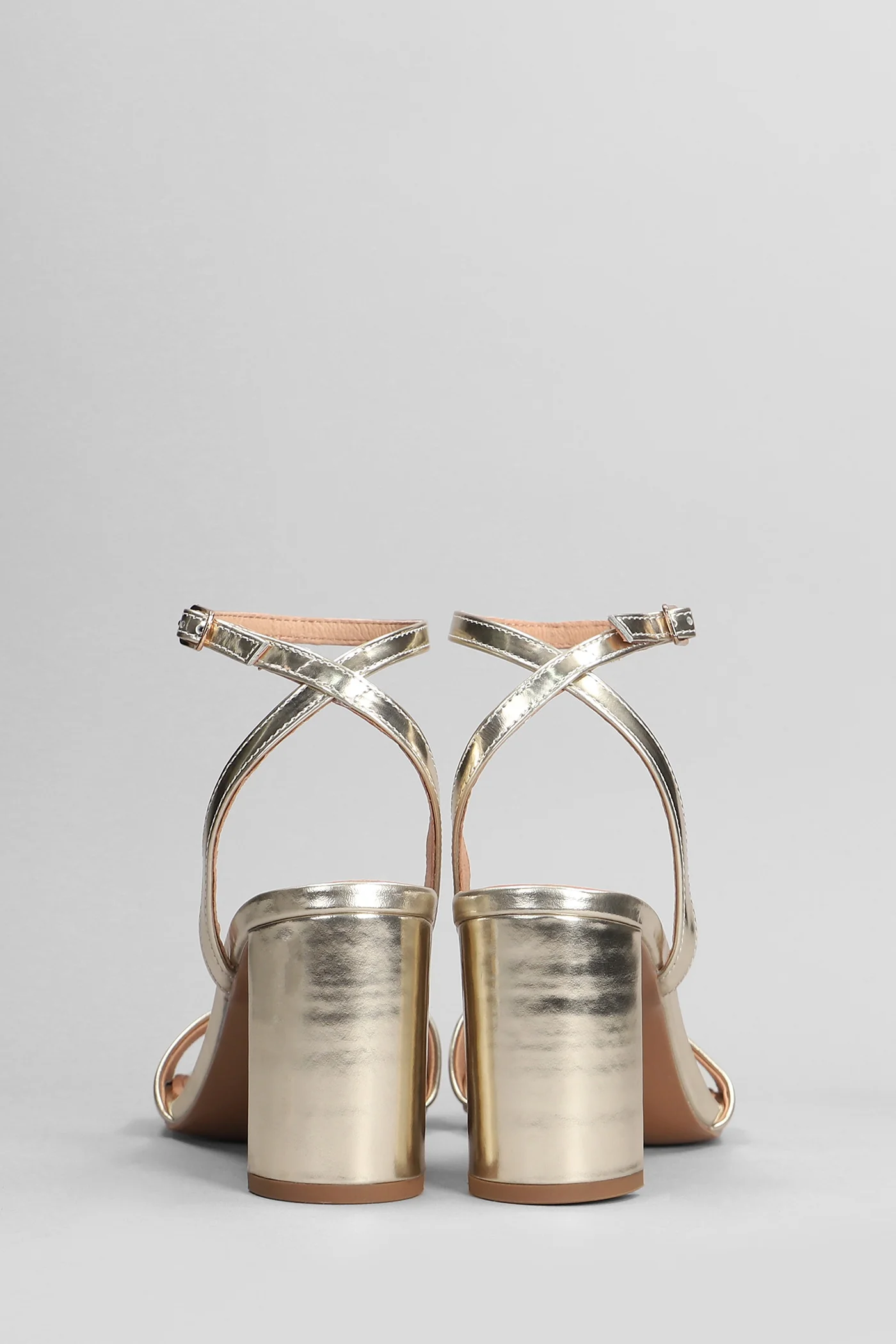 Aster Sandals in gold leather - Image 4