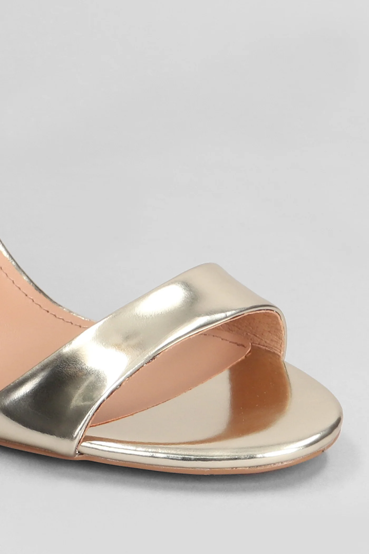 Aster Sandals in gold leather - Image 5