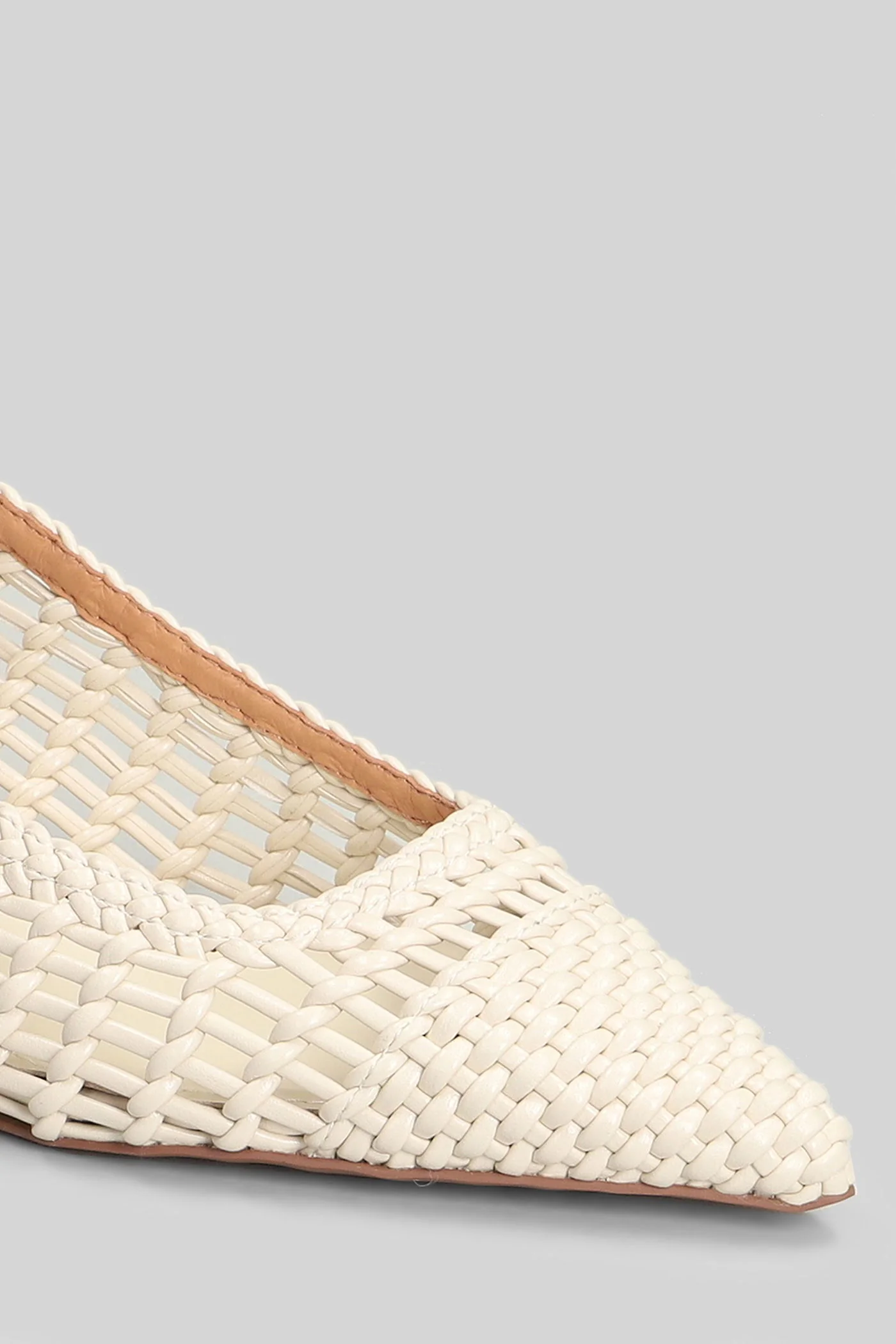 Kou 40 Pumps in beige leather - Image 4