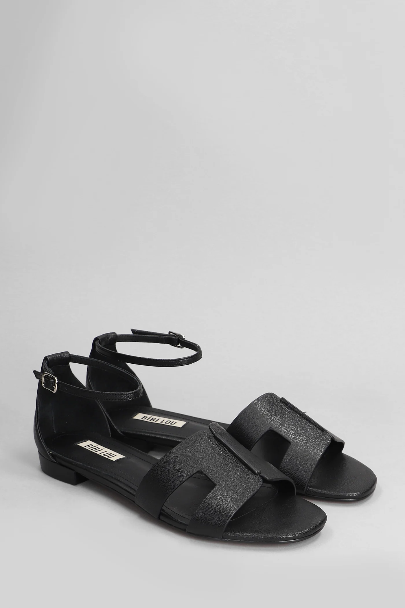 Lily Flats in black leather - Image 2