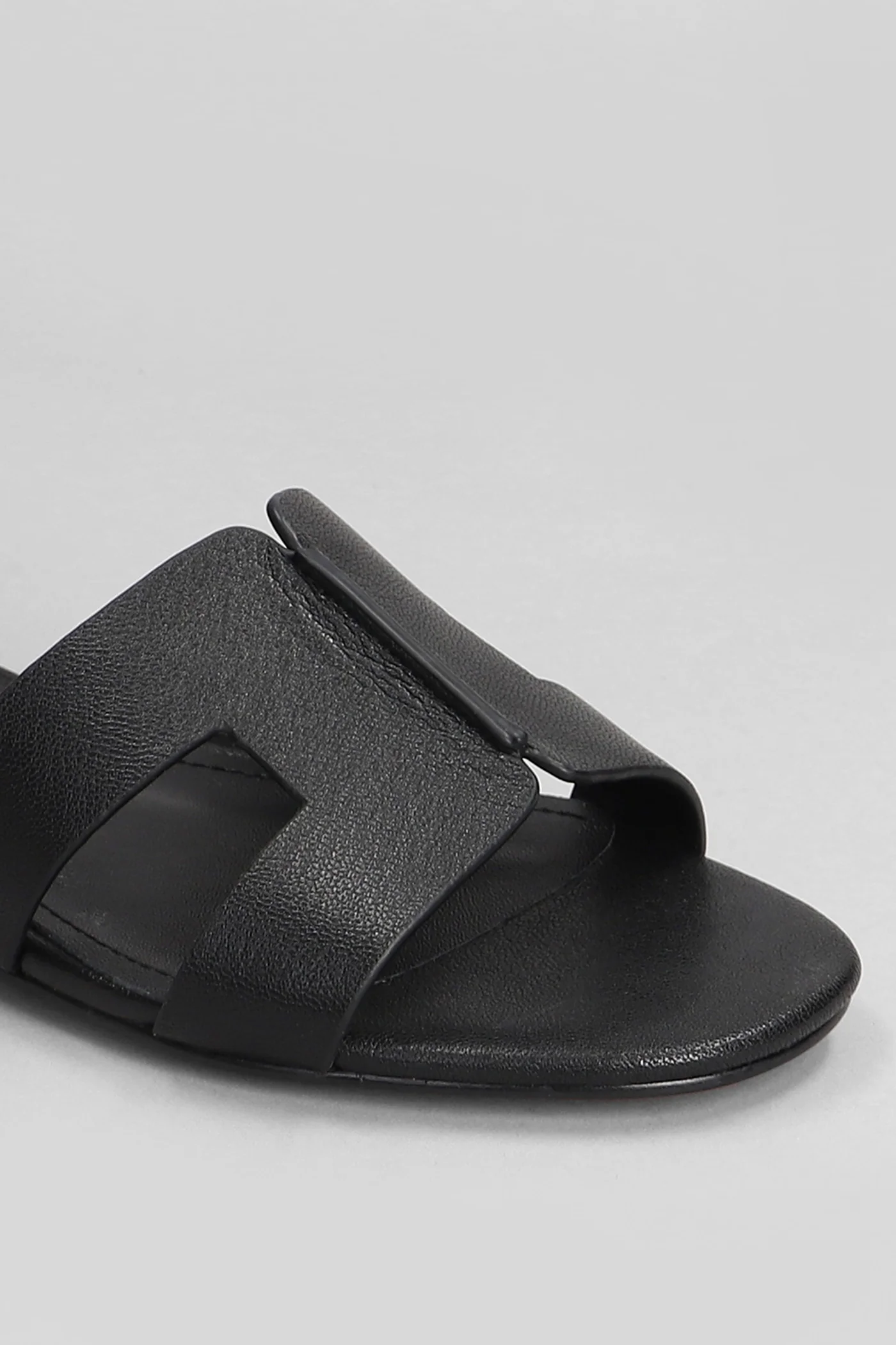 Lily Flats in black leather - Image 5