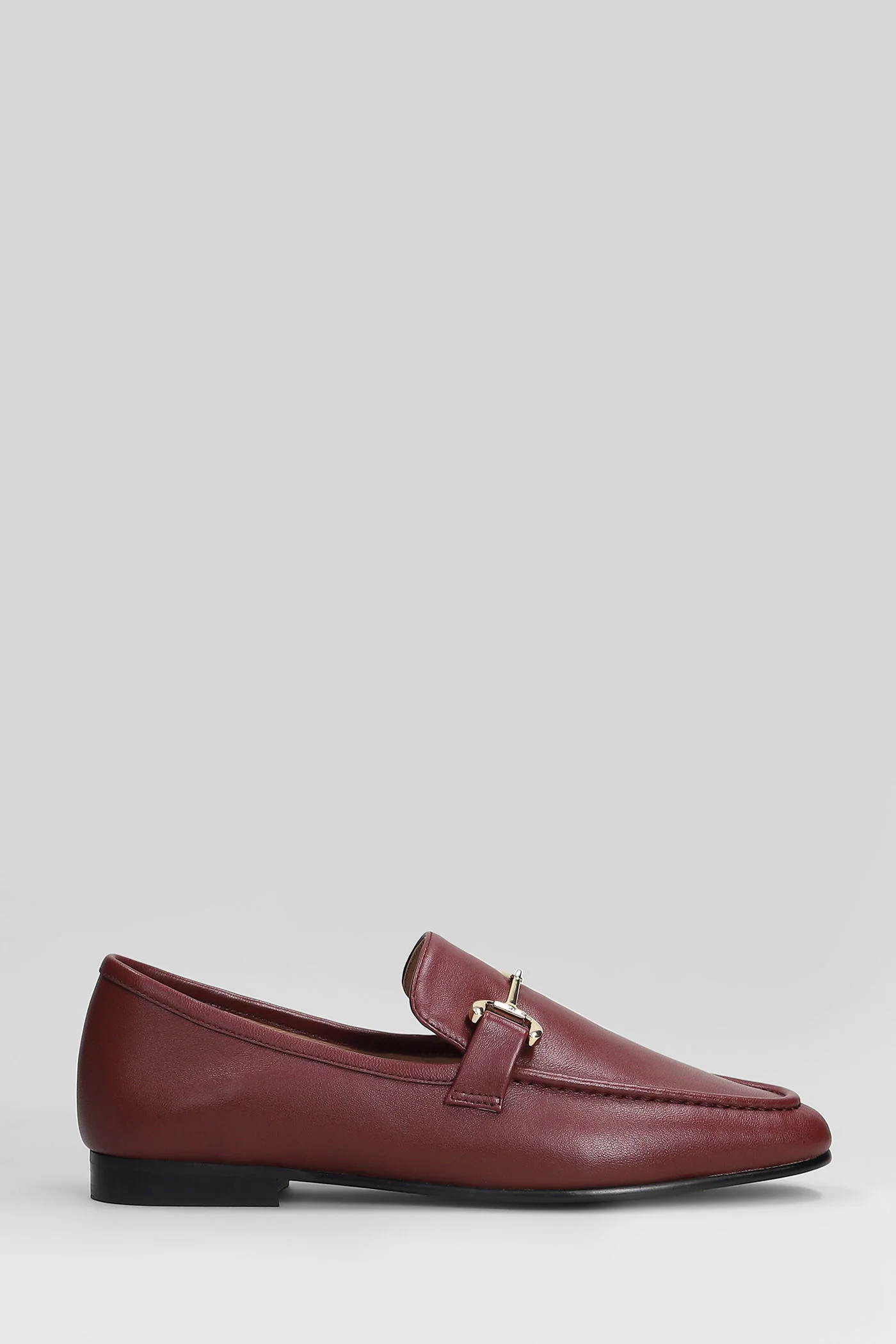 Loafers in bordeaux leather