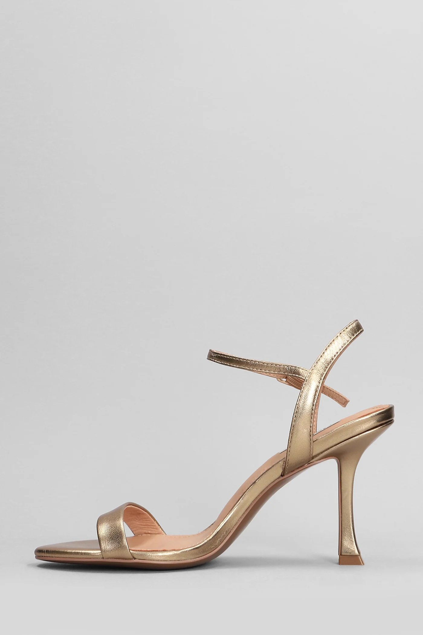 Lotus 85 Sandals in gold leather - Image 3