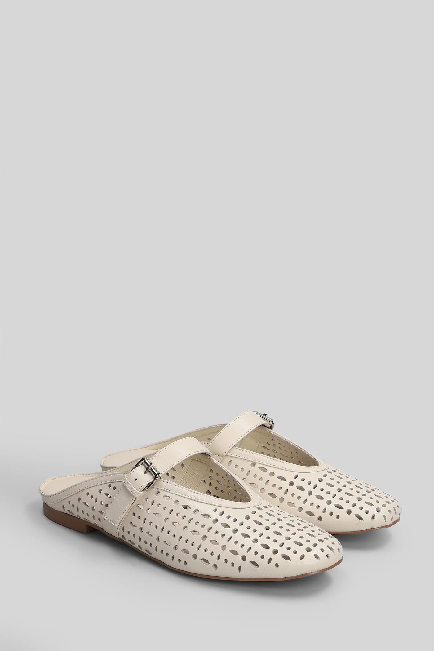 Maia Flat  in beige leather - Image 2