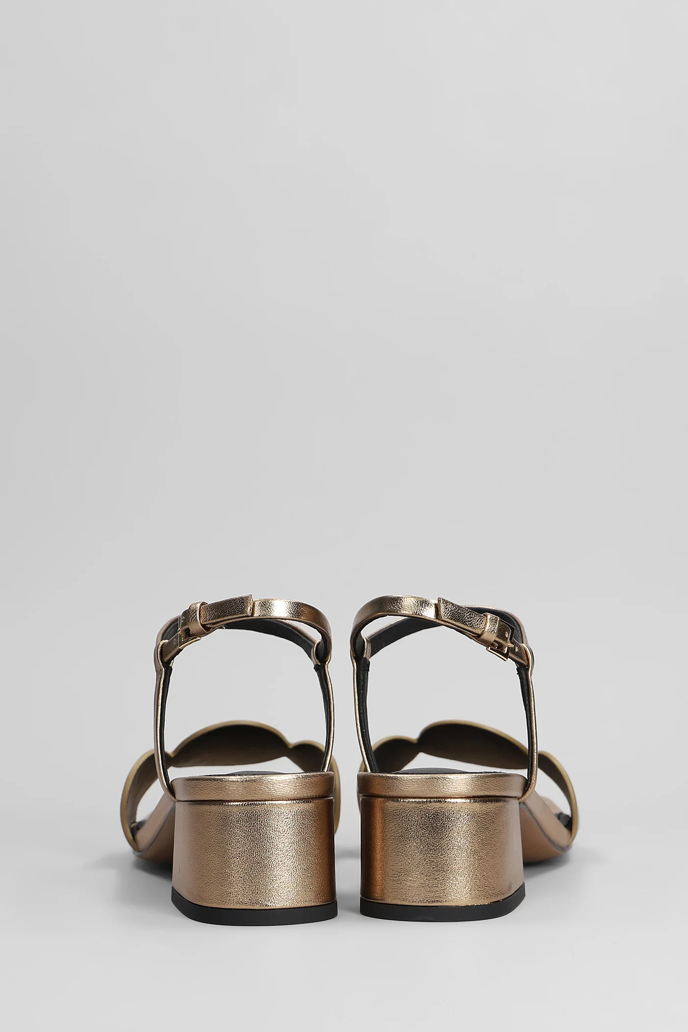 Onami 45 Sandals in platinum leather - Image 4