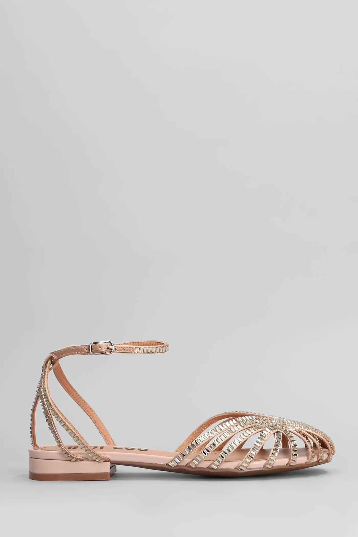 Serabi Flat Flats in powder leather