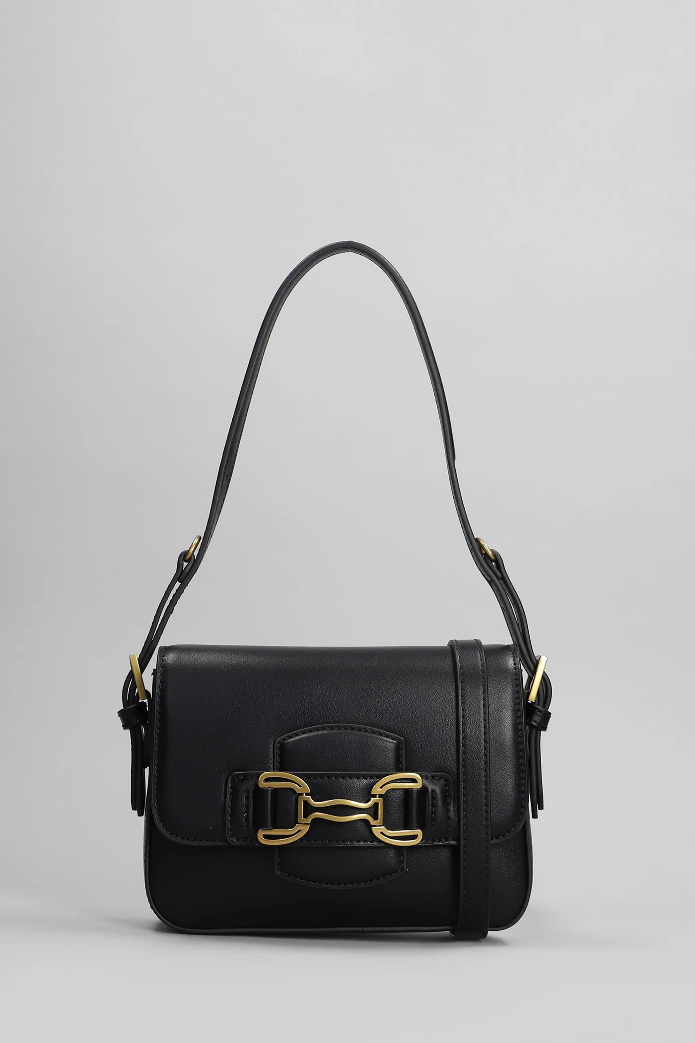 Shoulder bag in black leather