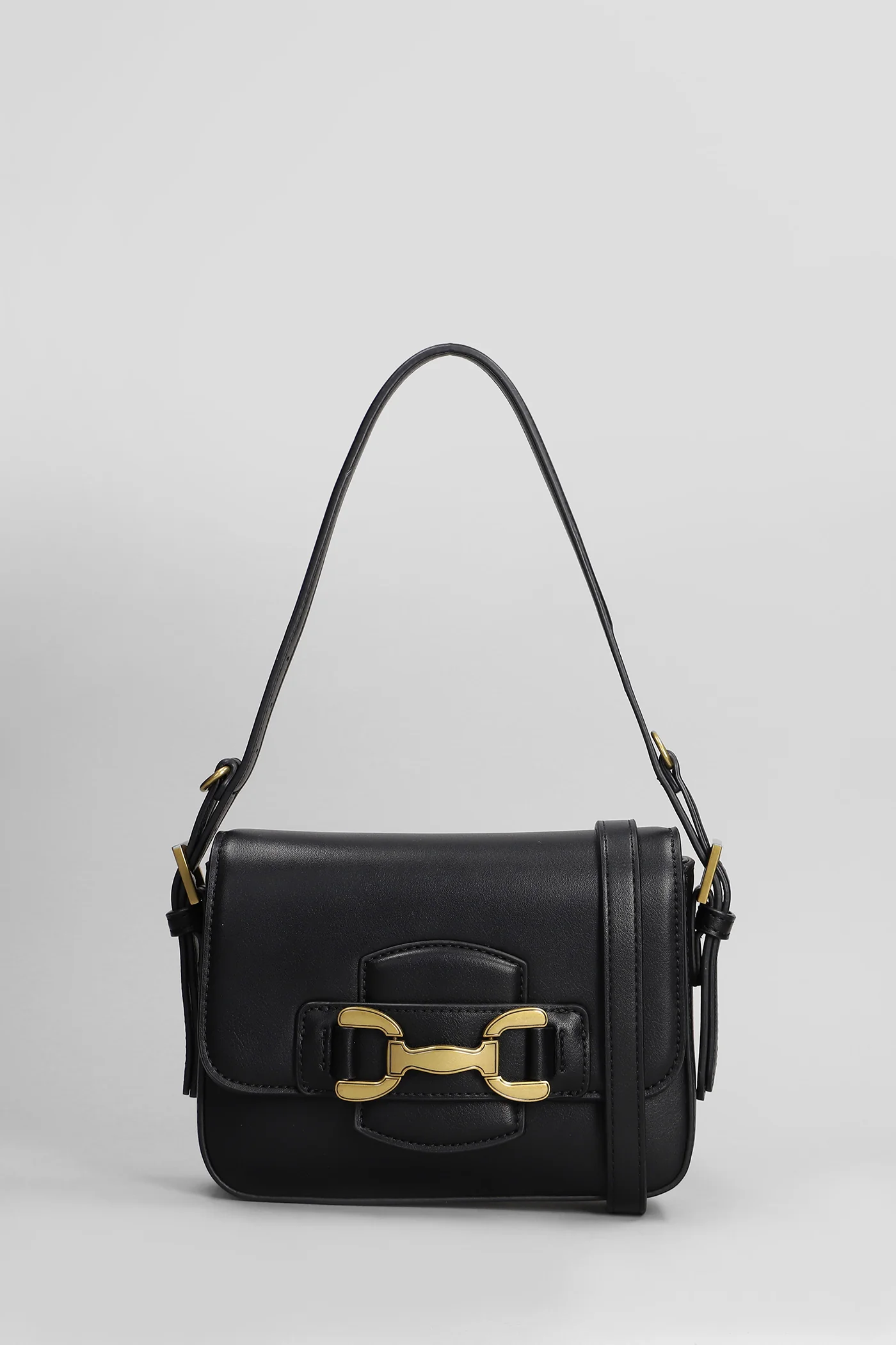 Shoulder bag in black leather