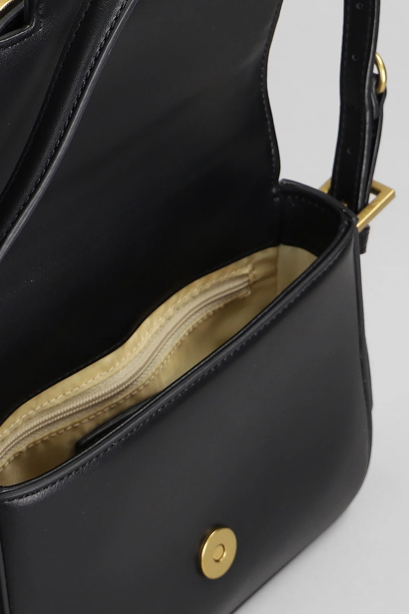 Shoulder bag in black leather - Image 4