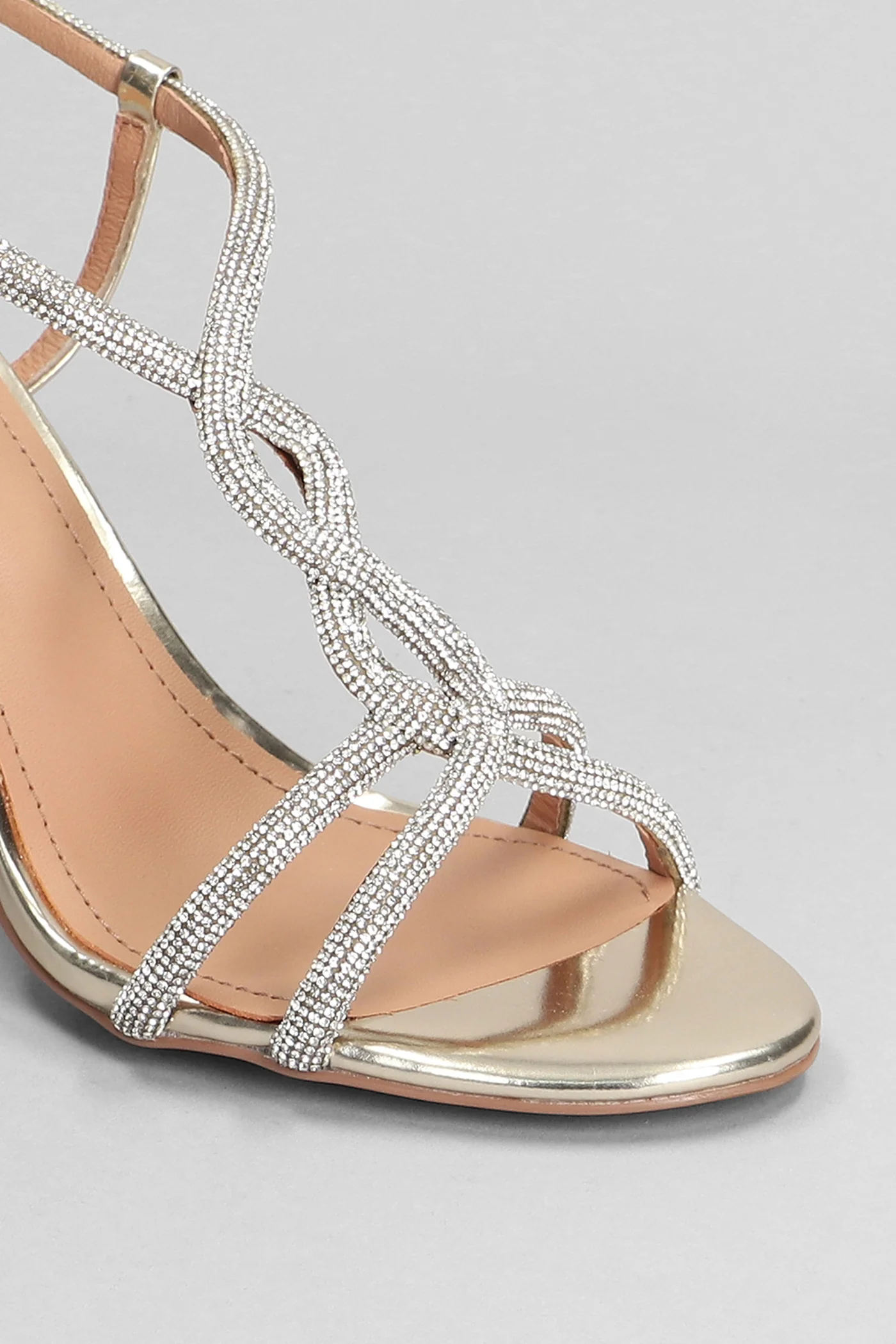 Wanda Sandals in gold leather - Image 5