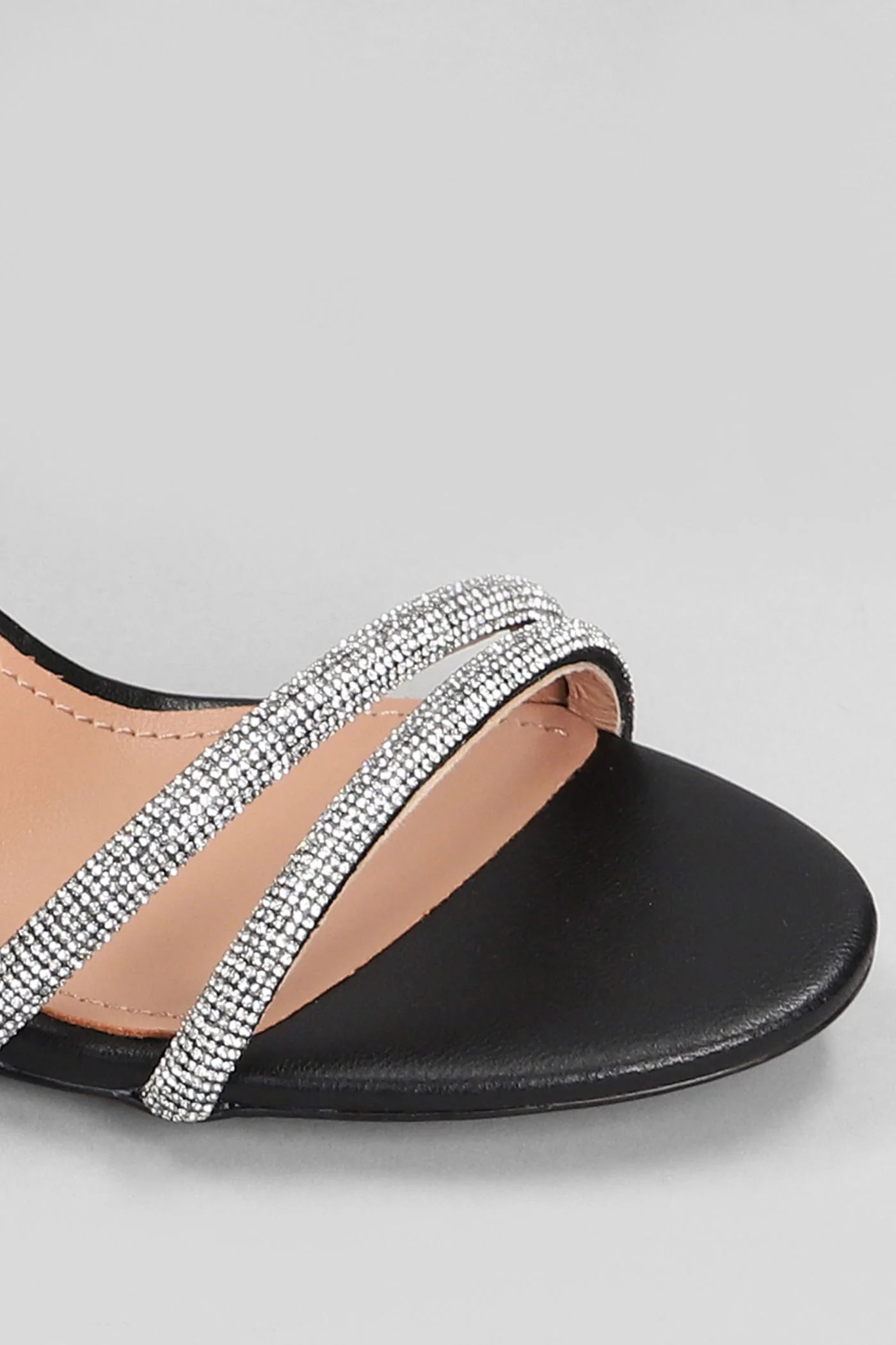 Zaria Sandals in black leather - Image 5