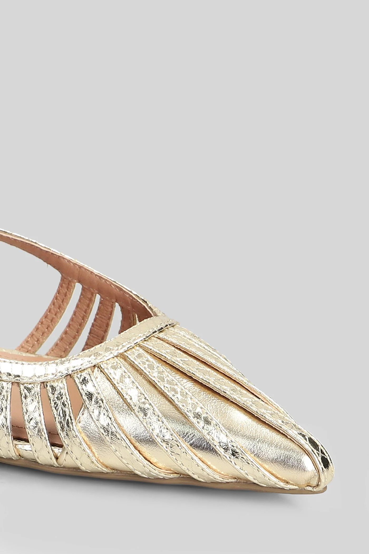 Zin Flat Ballet flats in gold leather - Image 5