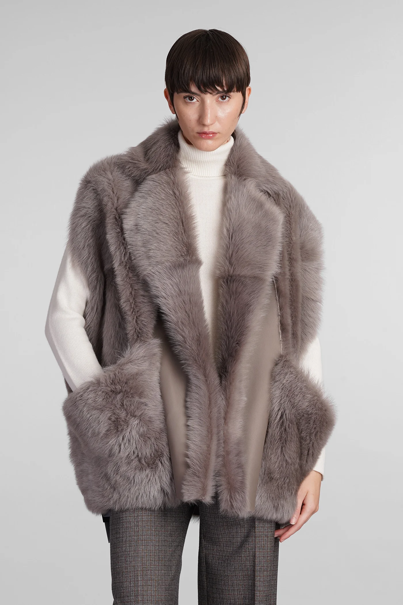 Fur & Shearling in taupe leather