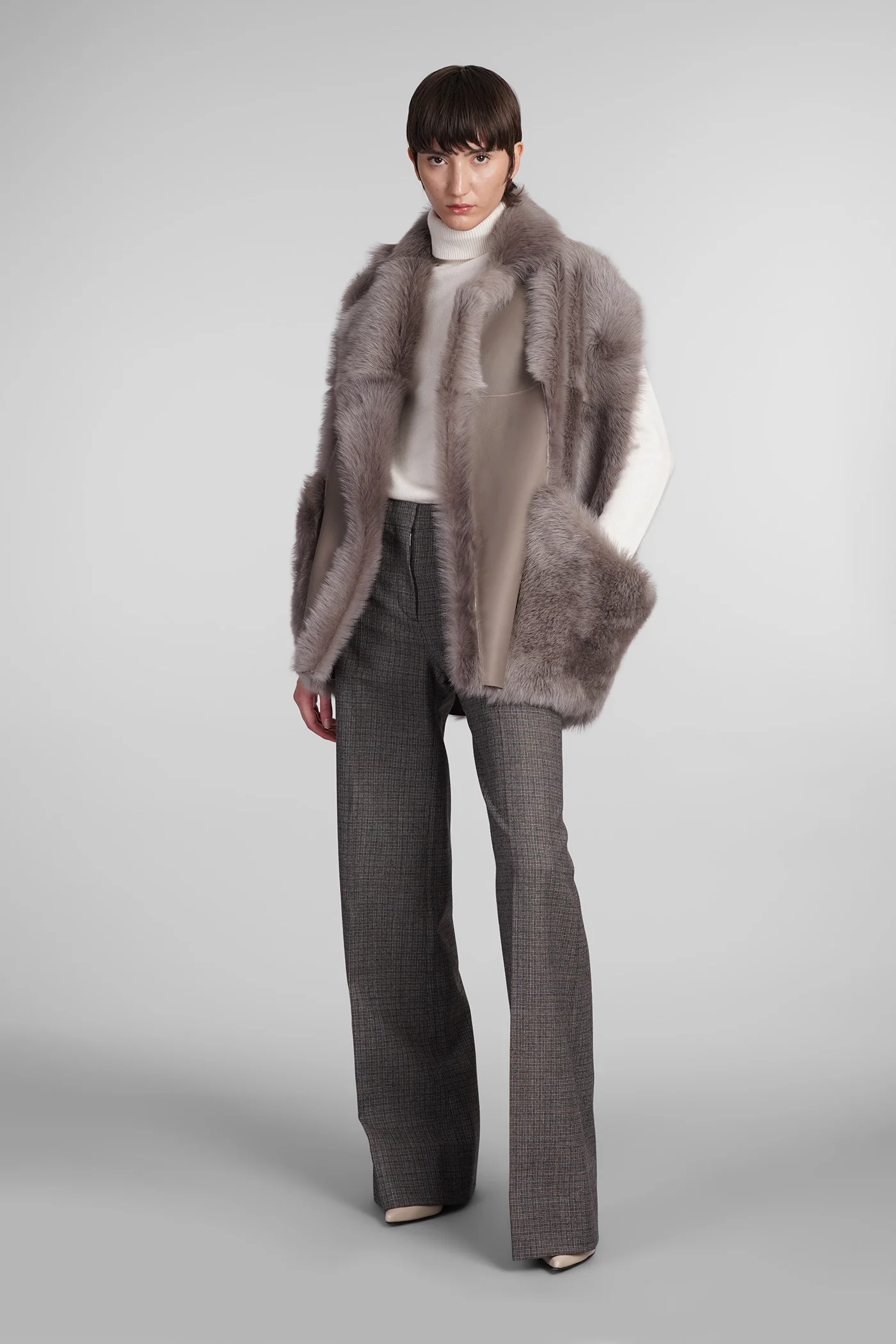 Fur & Shearling in taupe leather - Image 2