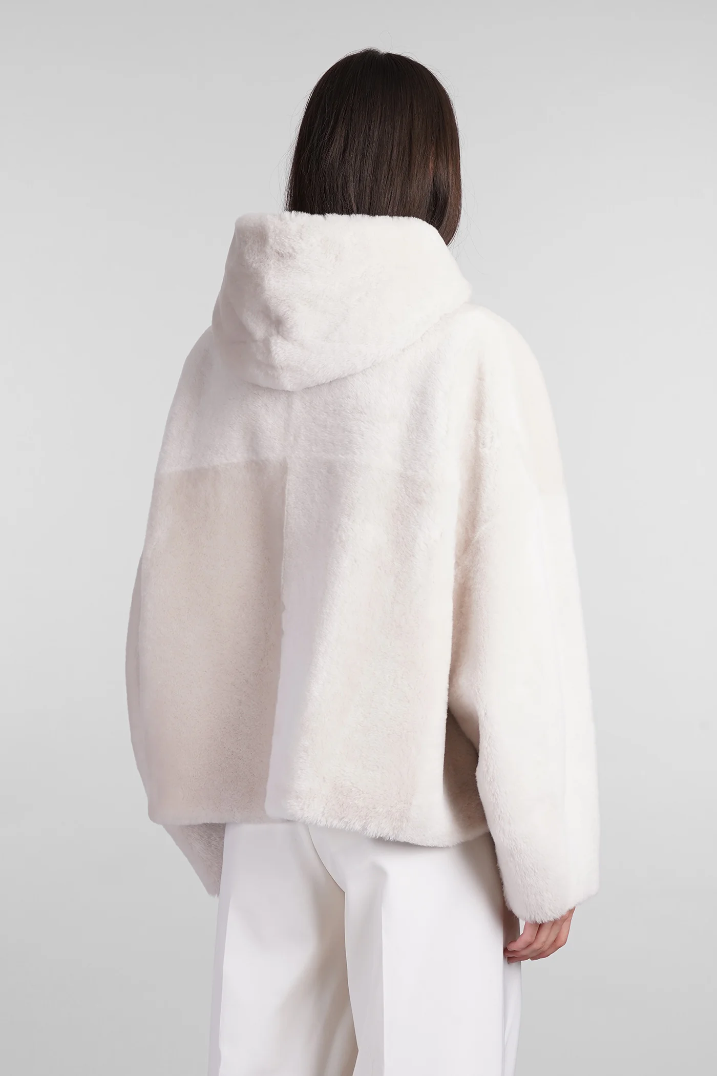 Fur & Shearling in white leather - Image 3