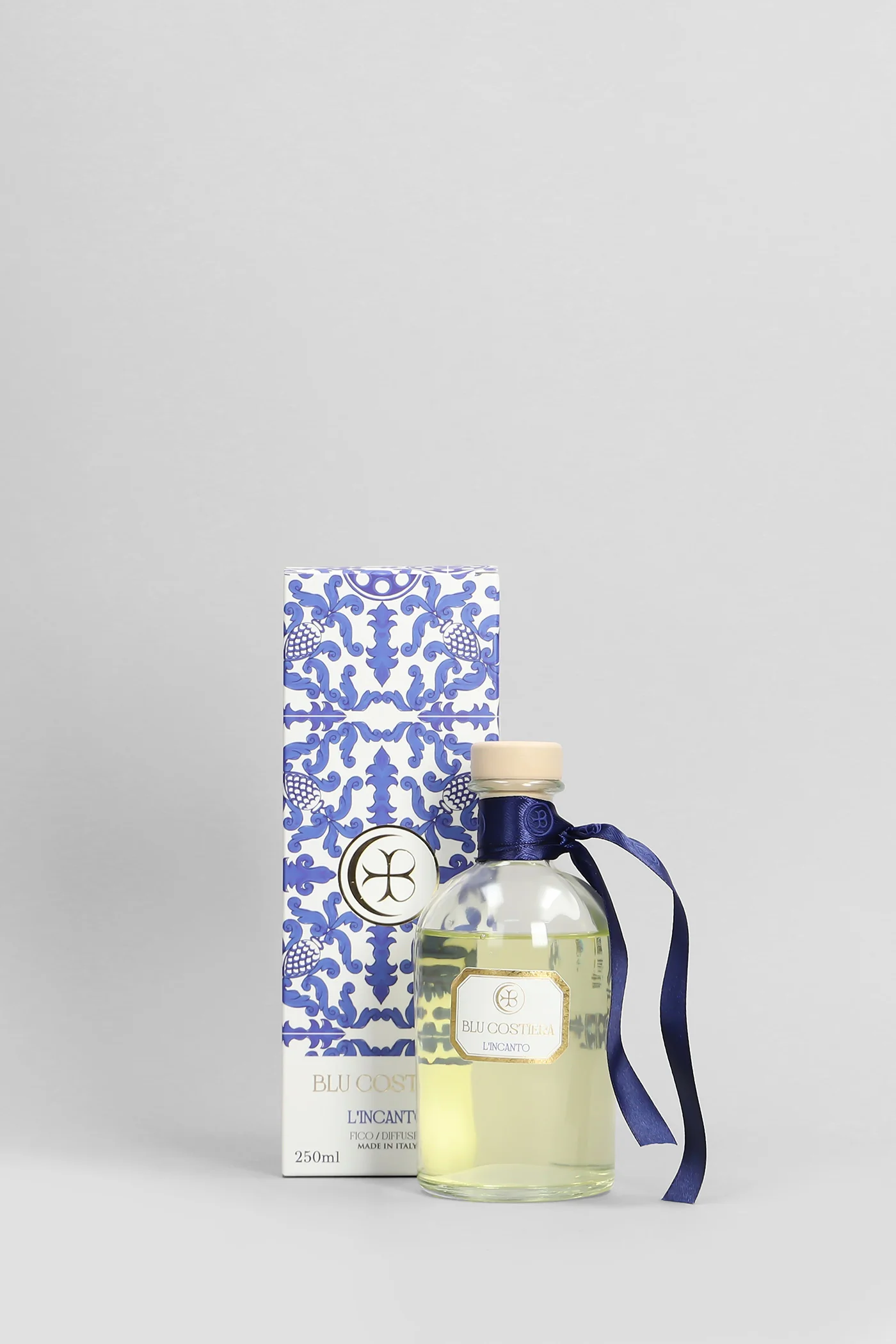 Incanto  in blue glass