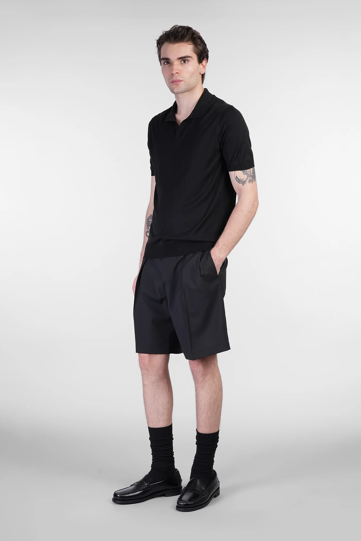 Colvilles Shorts in black wool - Image 2