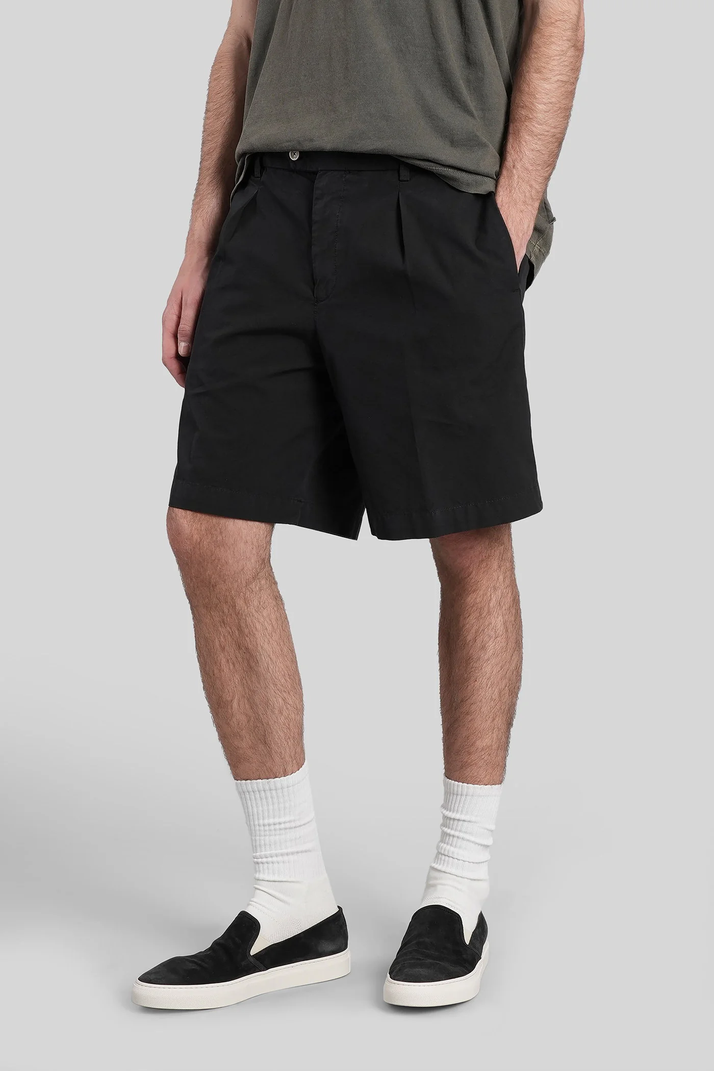 Gurkad Shorts in black cotton - Image 4