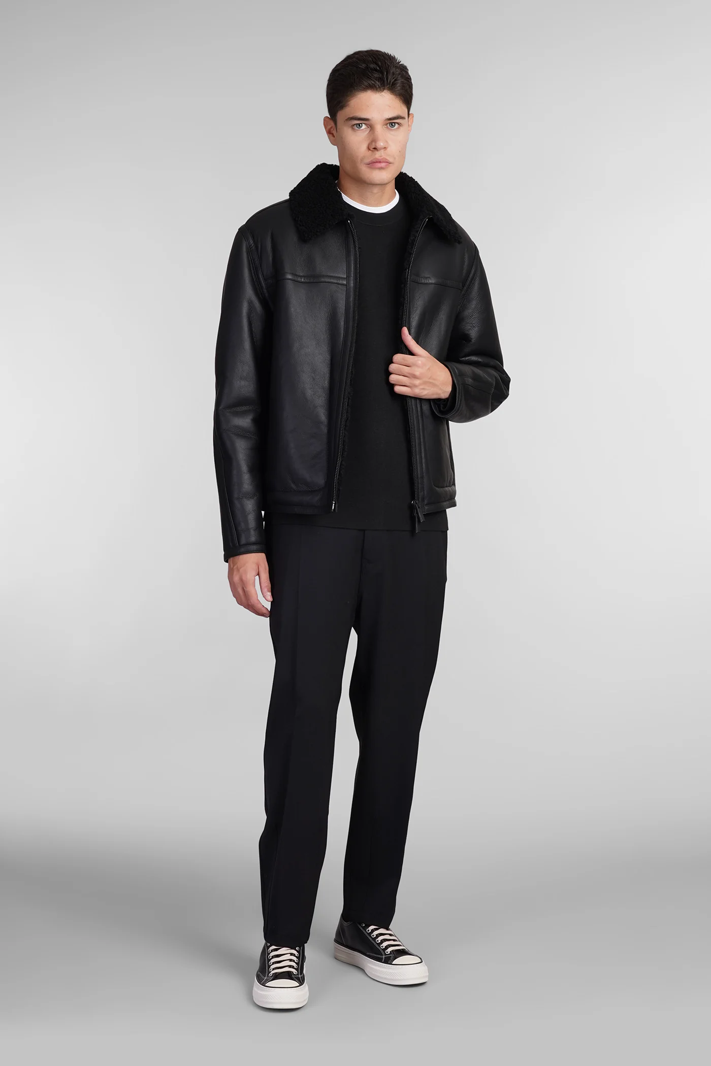 Shearling in black leather - Image 2