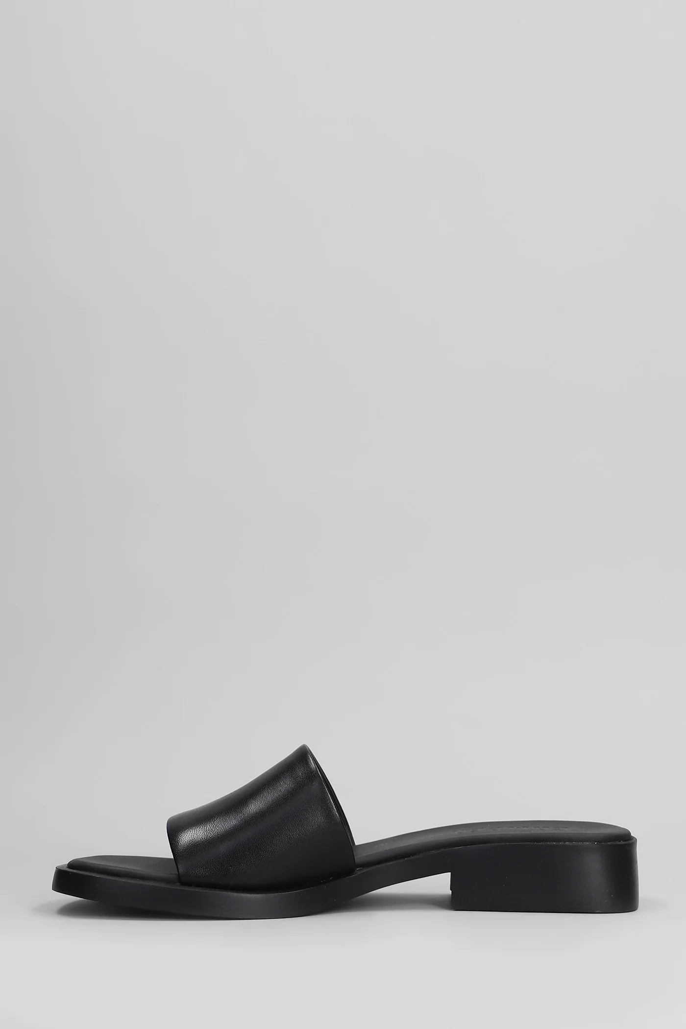 Dana Flats in black leather - Image 3