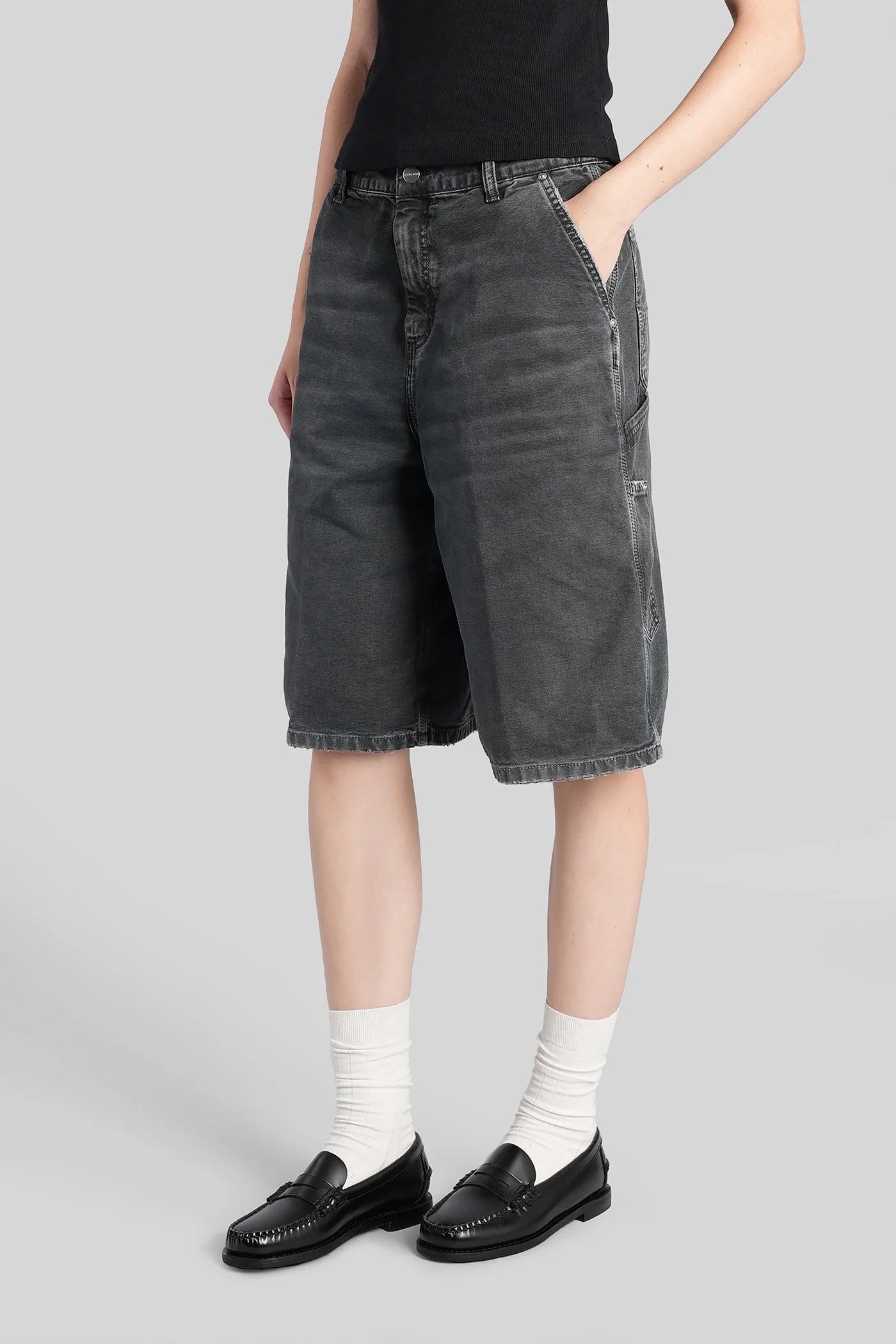 Nixon single knee Shorts in black cotton - Image 4