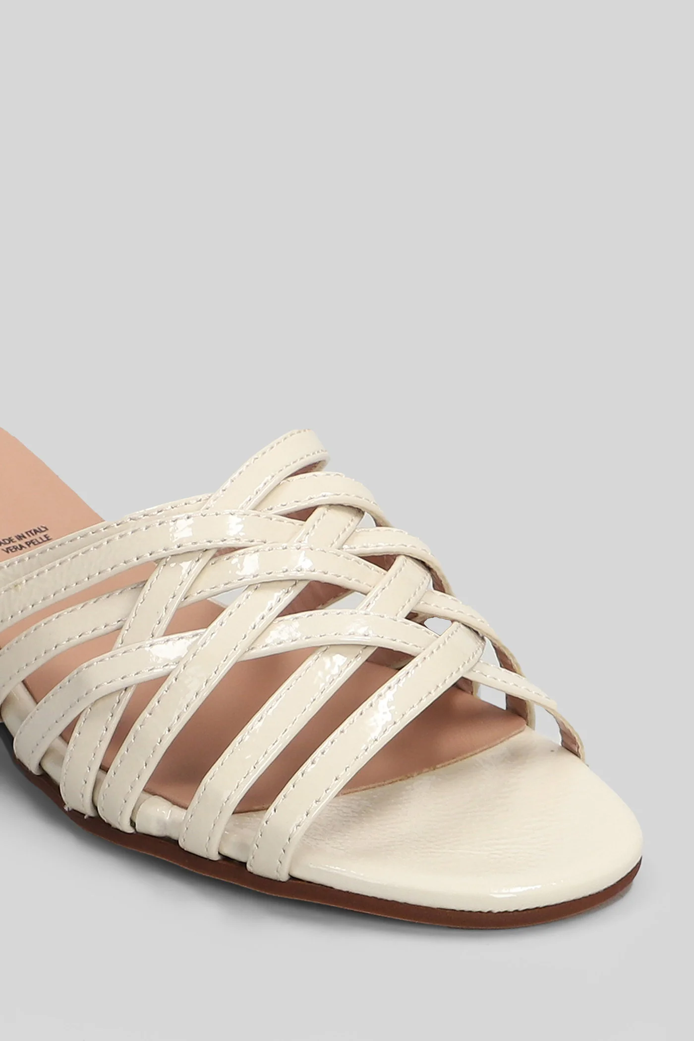 Giuli Cage Sandals in beige patent leather - Image 5