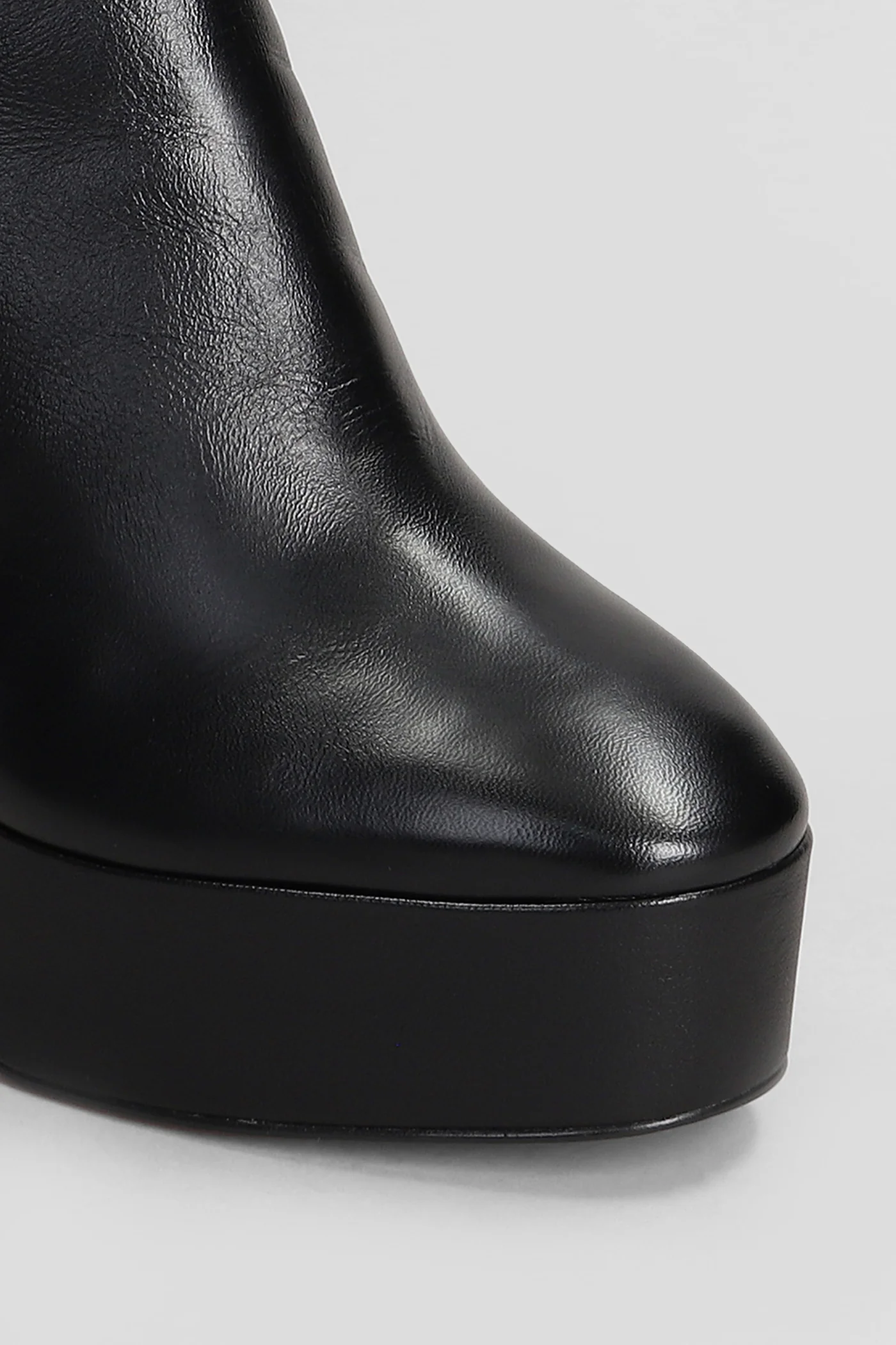High heels Ankle boots in black leather - Image 5