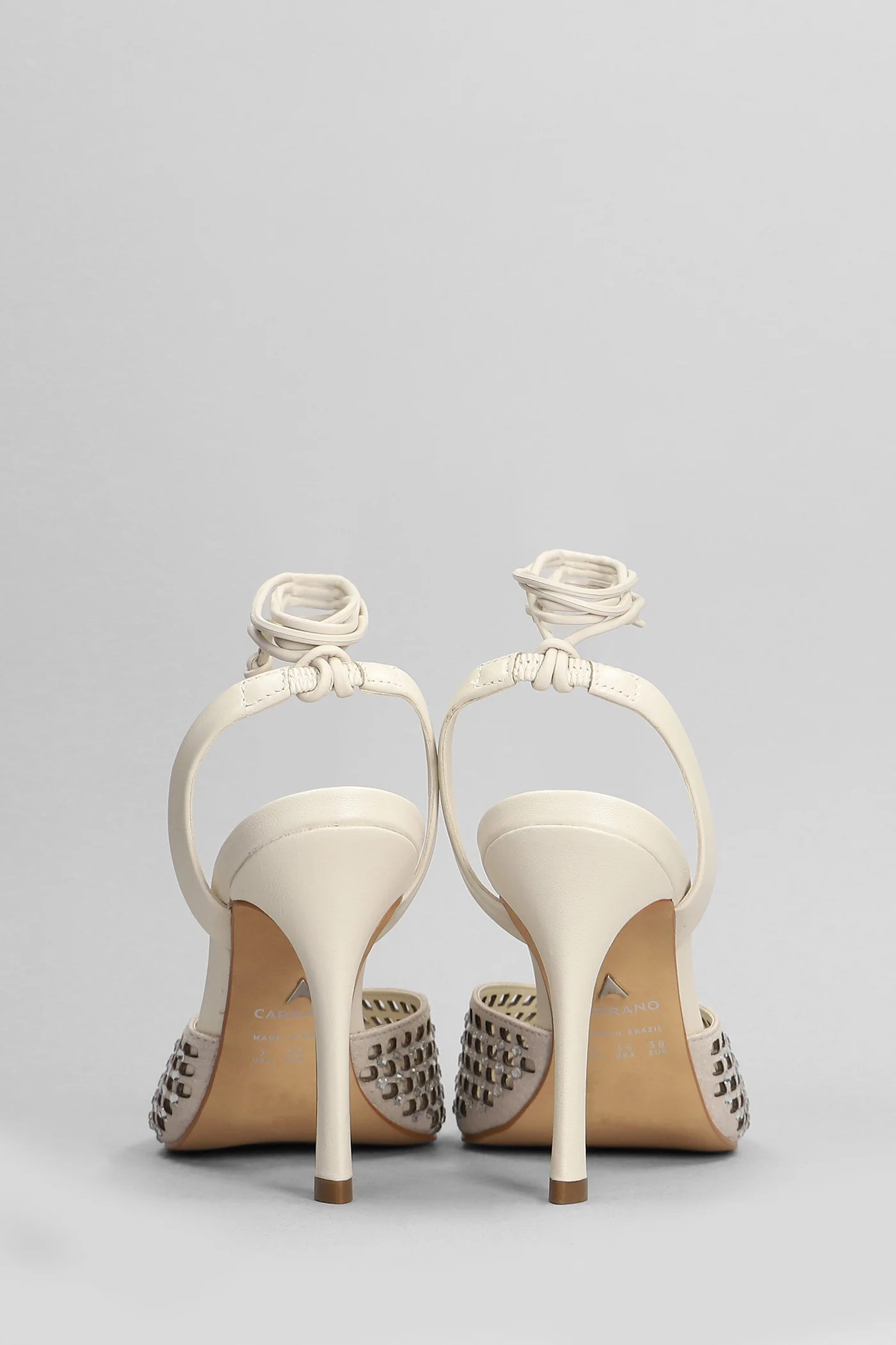 Pumps in beige suede and leather - Image 4