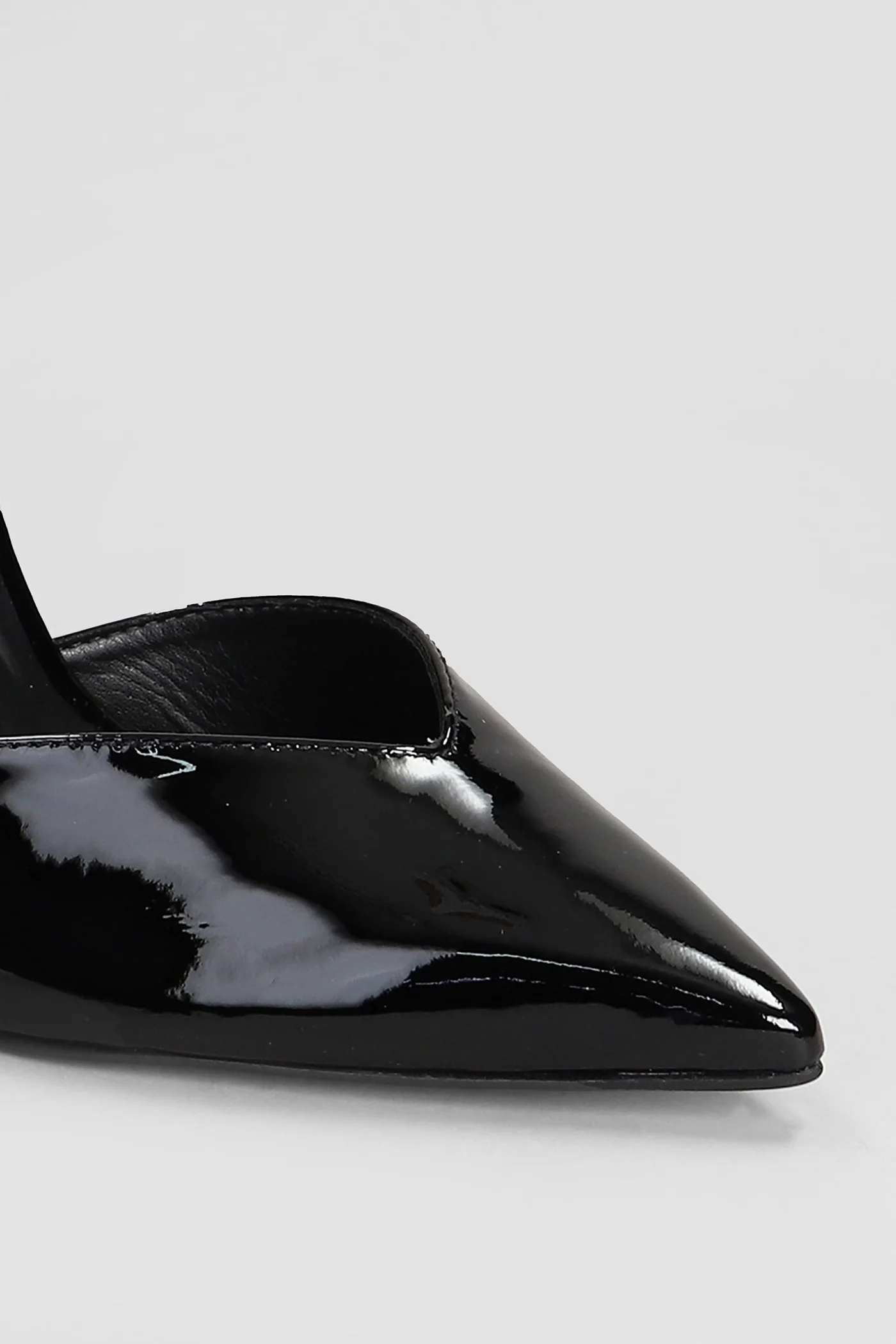 Pumps in black patent leather - Image 5