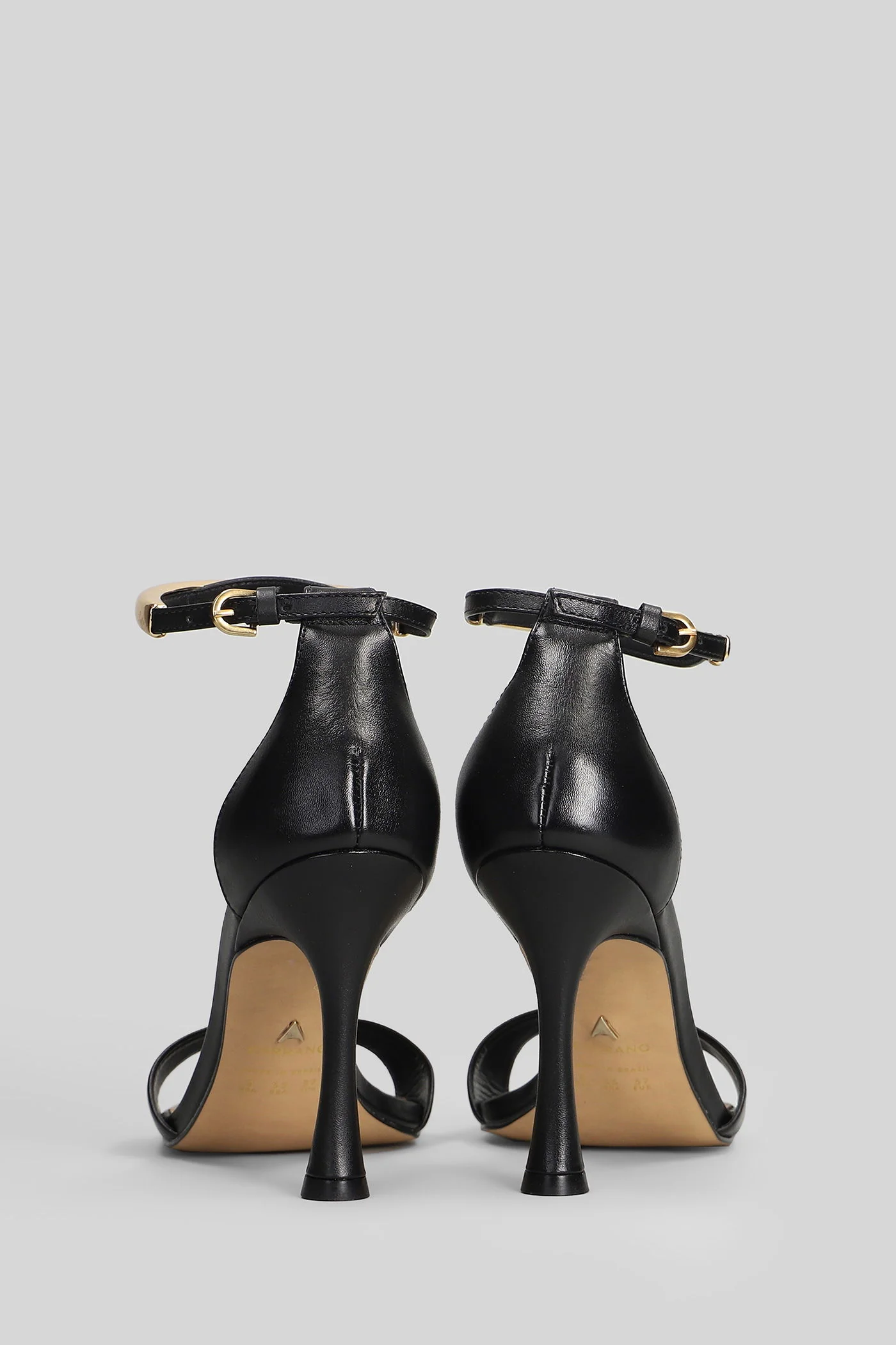 Sandals in black leather - Image 9