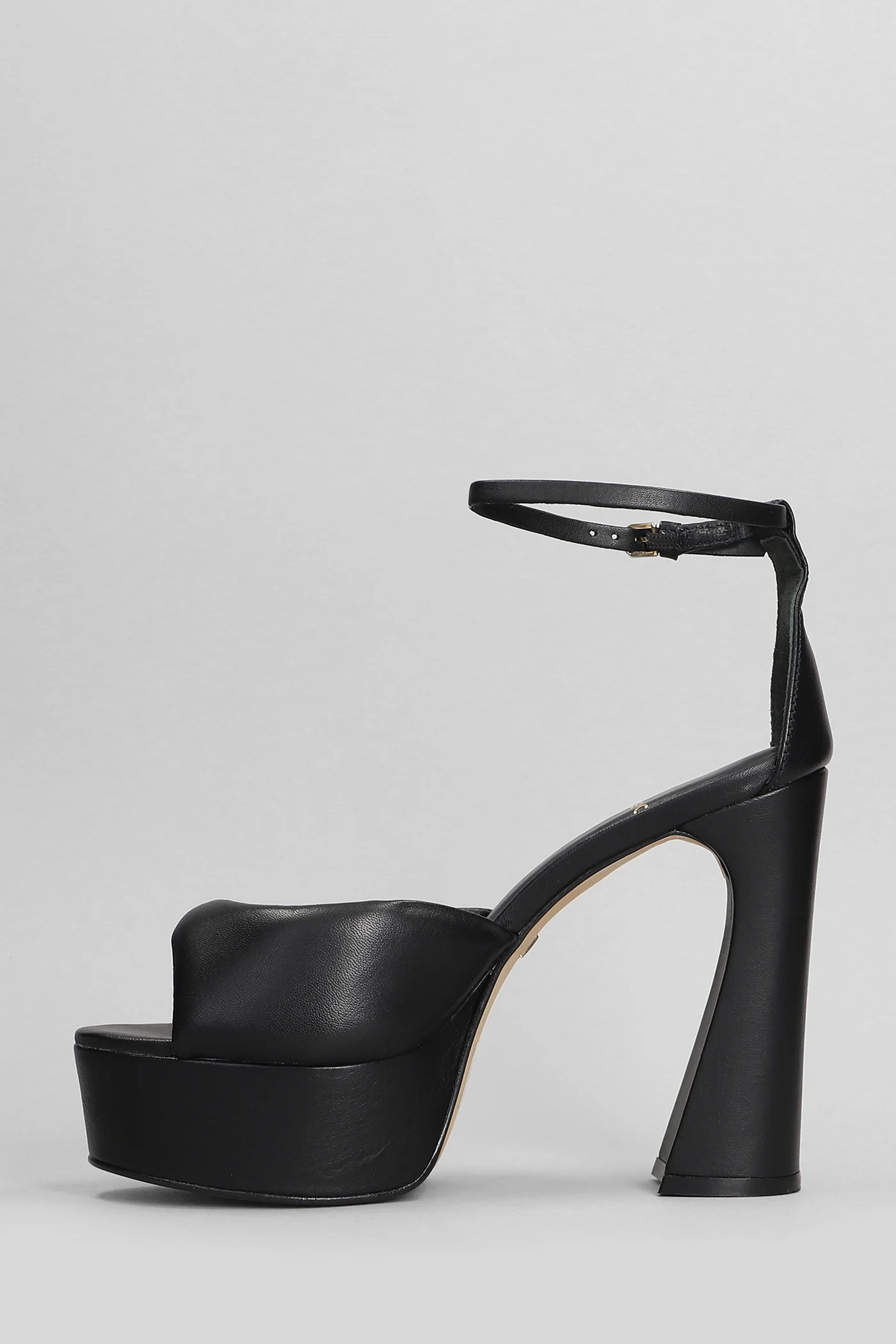Sandals in black leather - Image 3