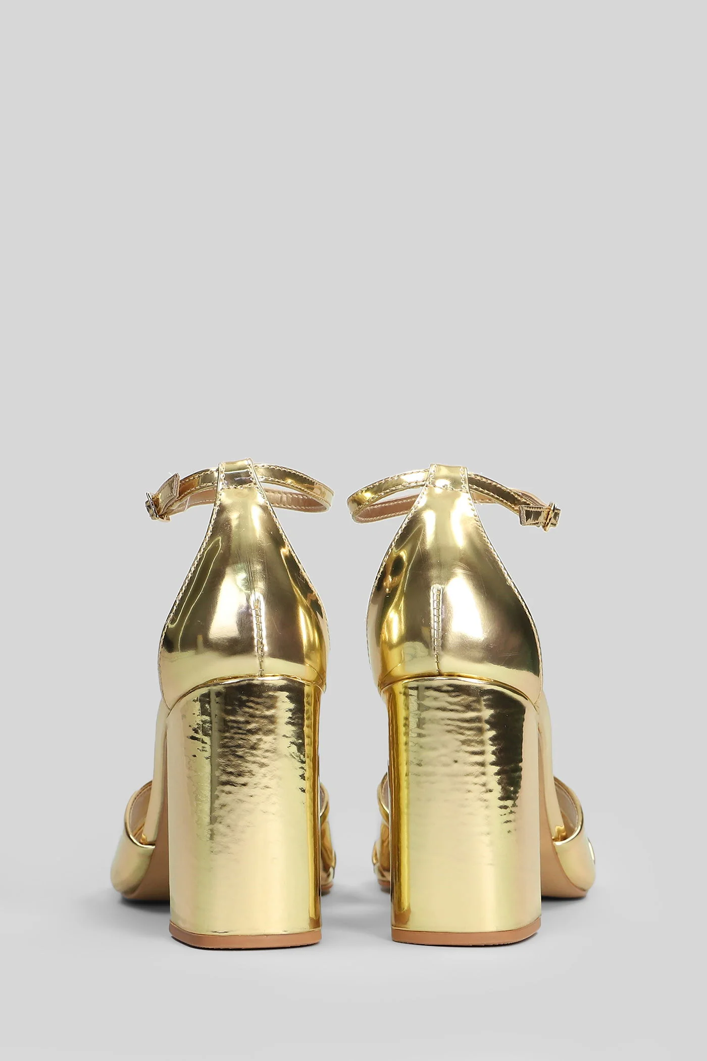 Sandals in gold leather - Image 4