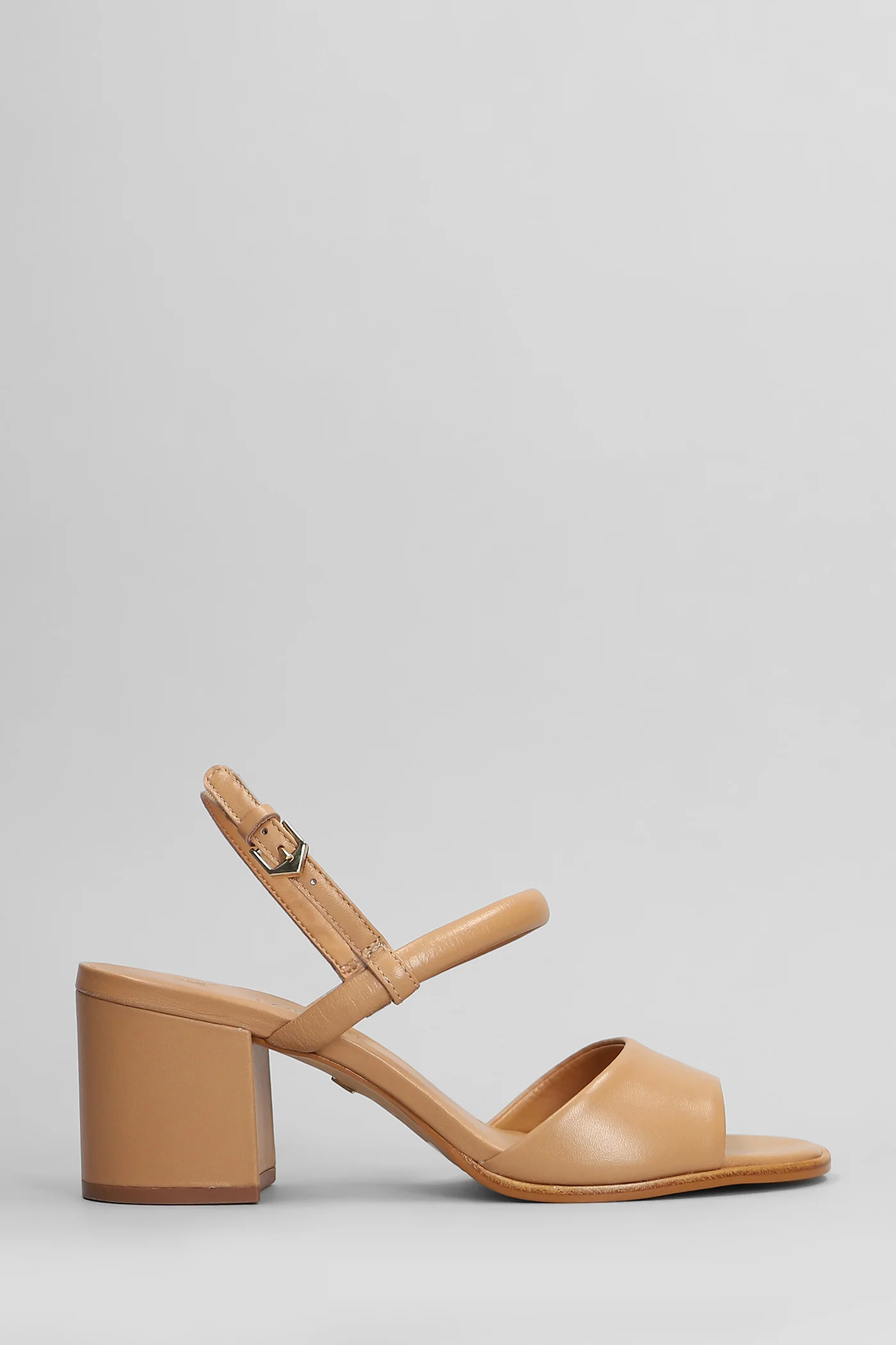 Sandals in leather color leather