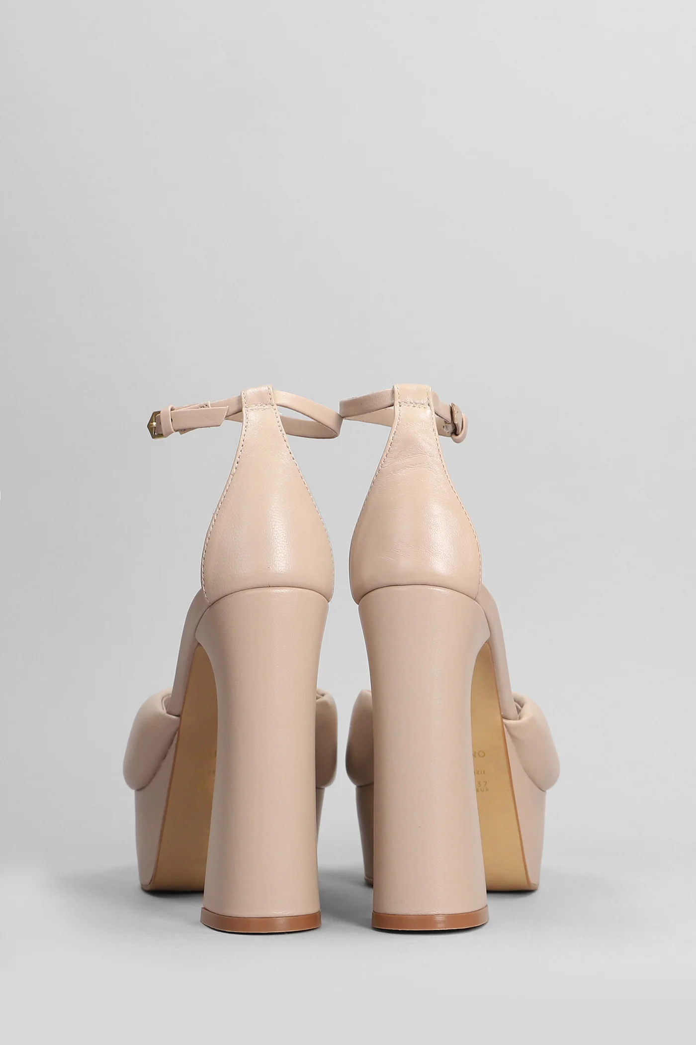 Sandals in powder leather - Image 4