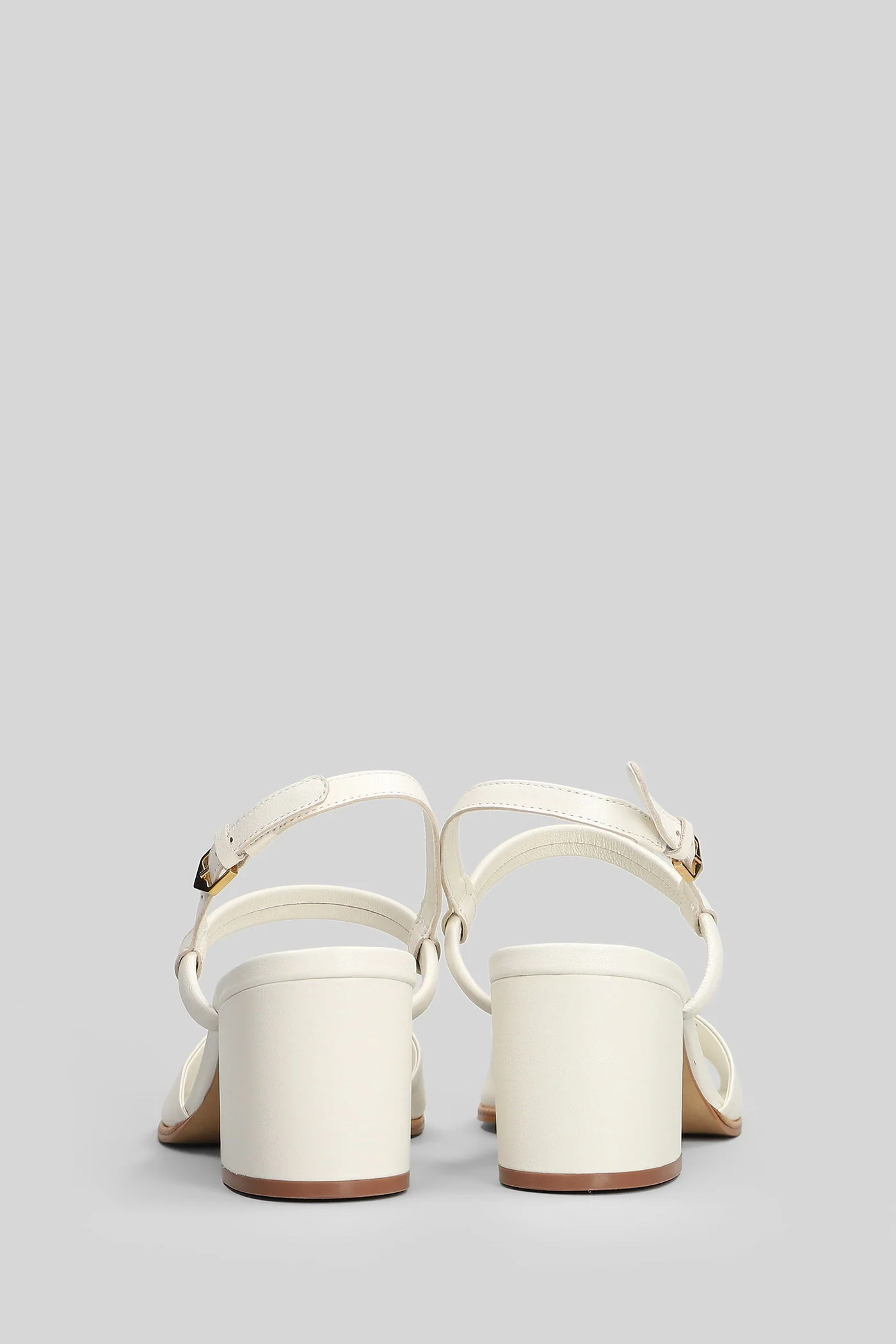 Sandals in white leather - Image 4