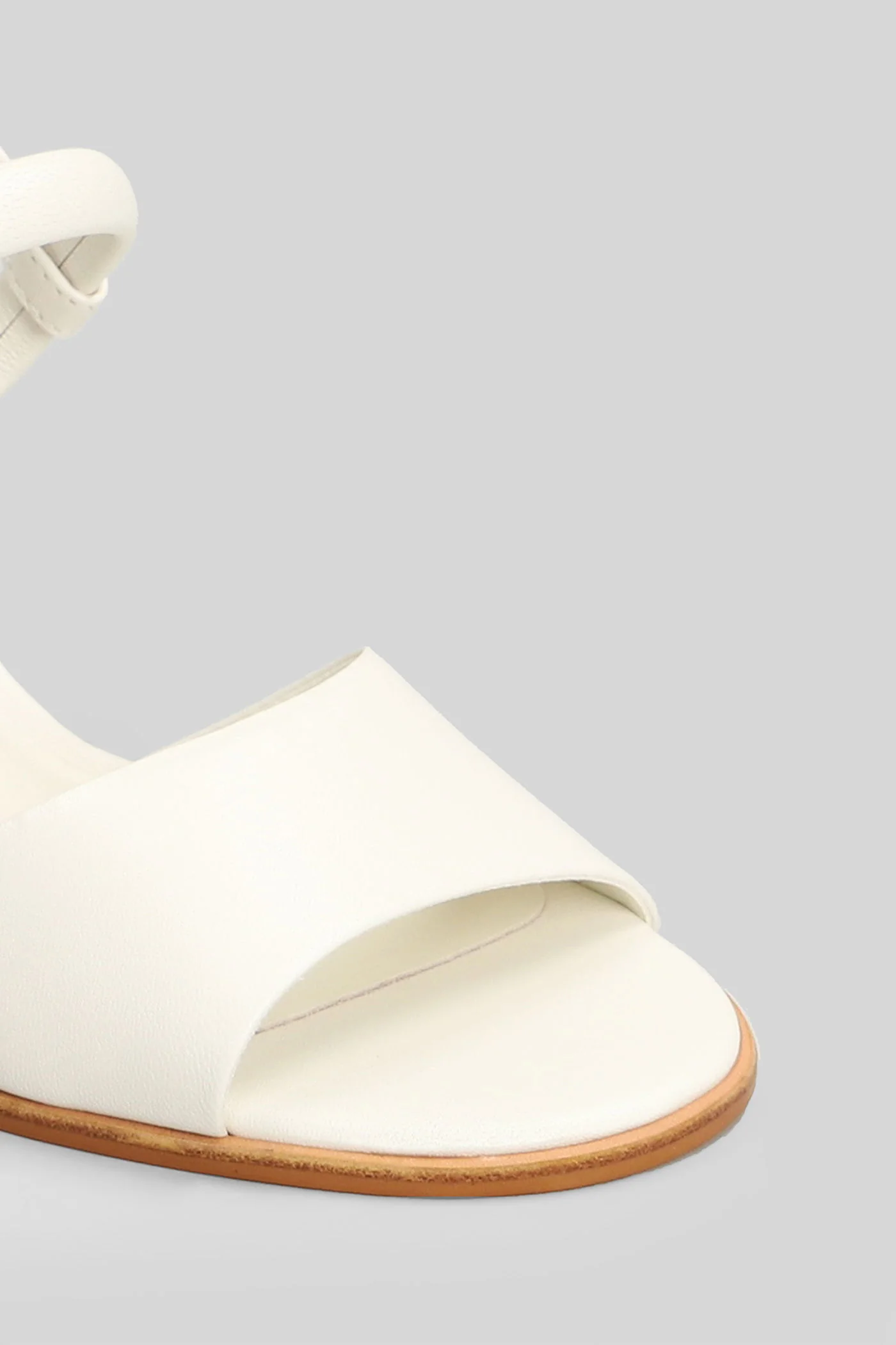 Sandals in white leather - Image 5