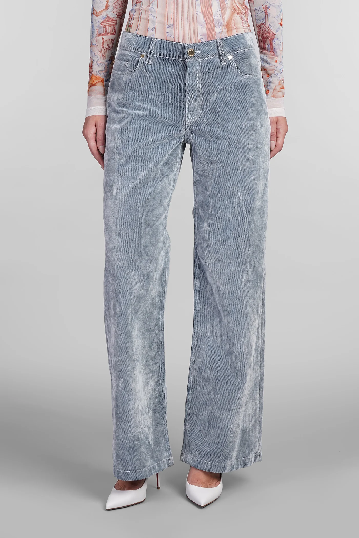 Jeans in blue denim