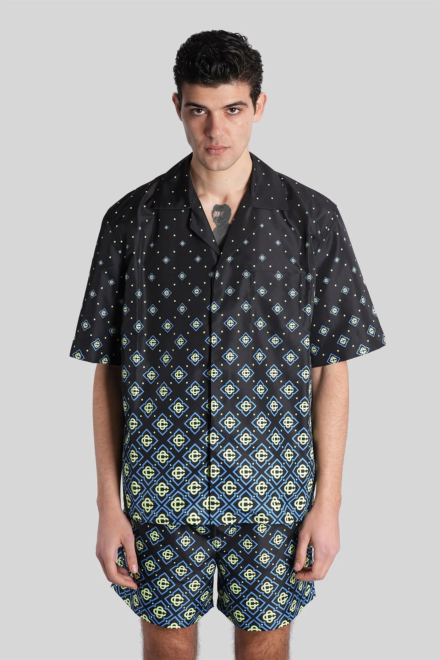 Shirt in black polyester