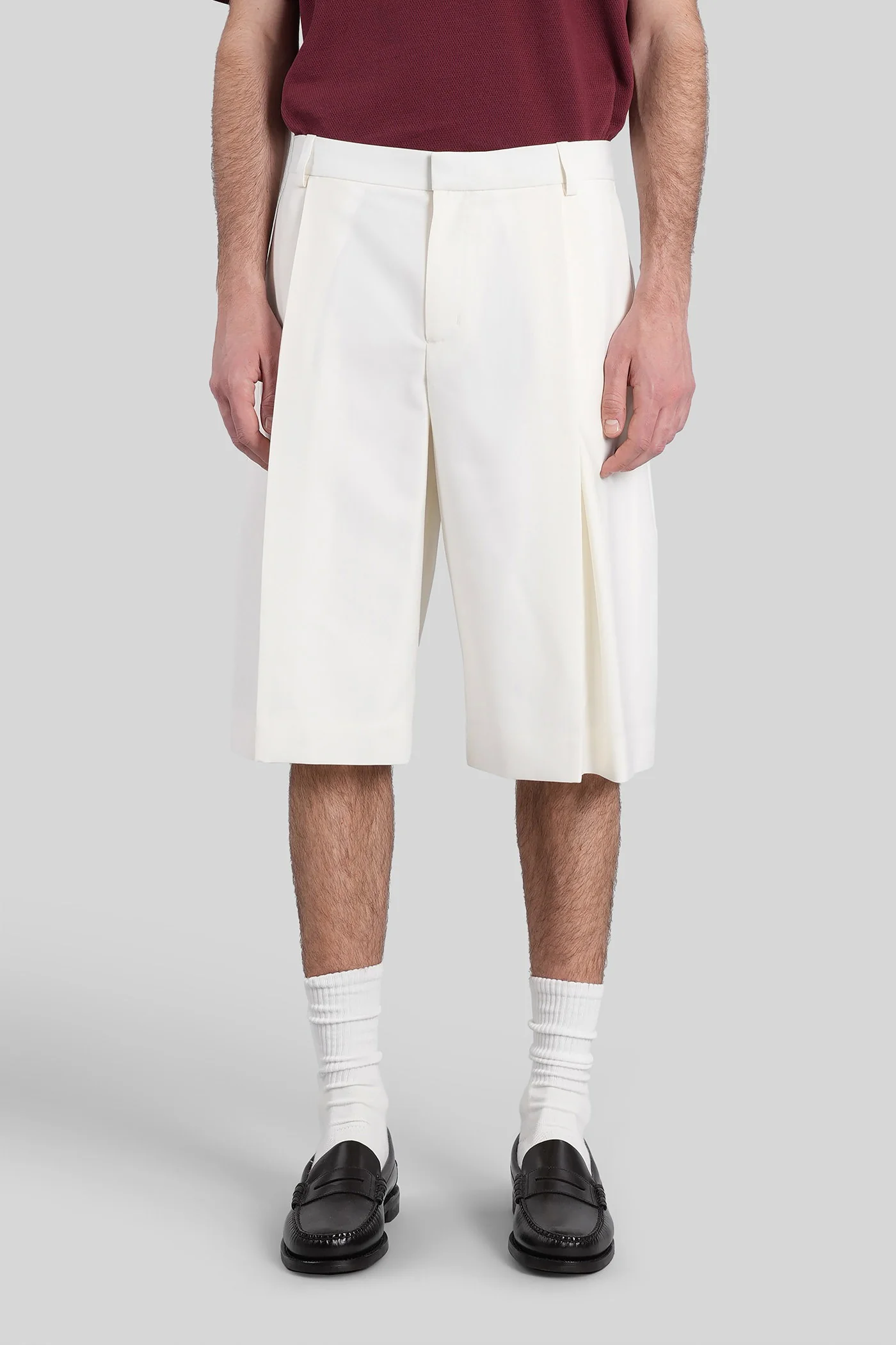 Shorts in white wool