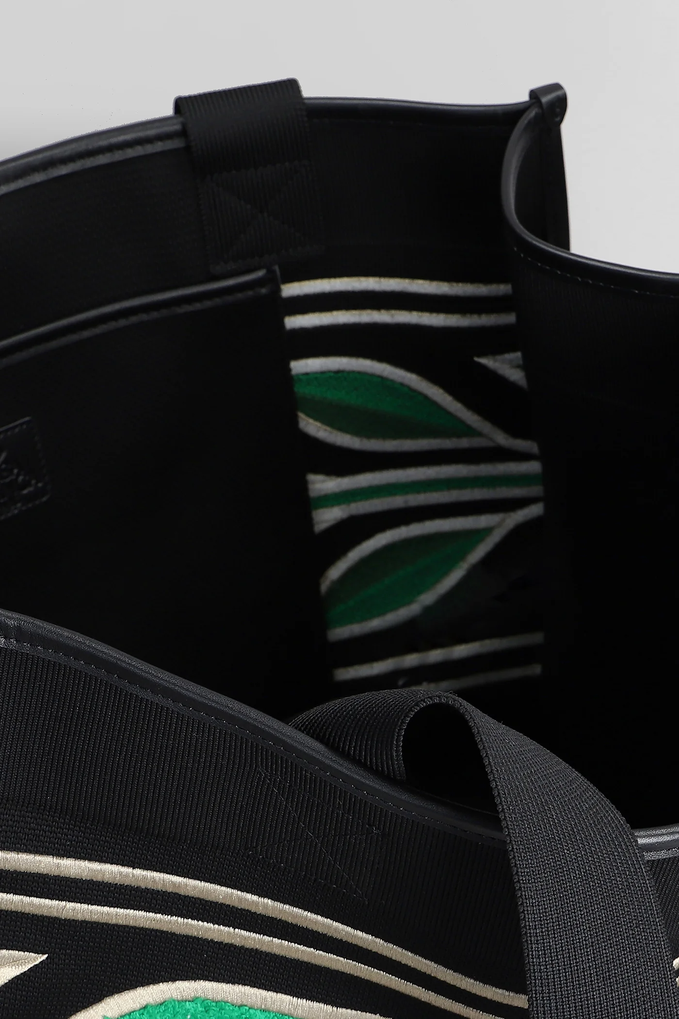 Tote in black polyester - Image 4