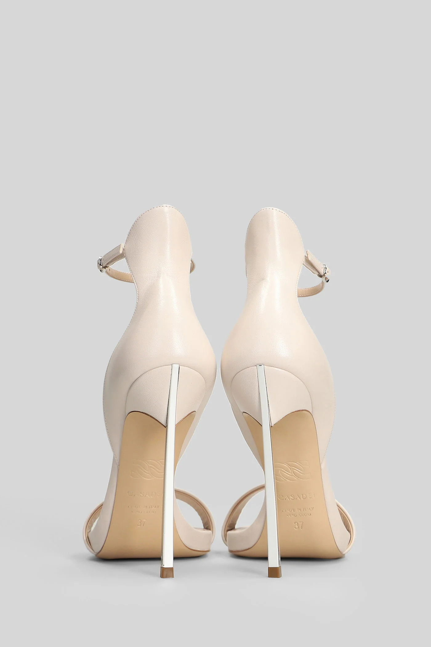 Cappa blade Sandals in powder leather - Image 4
