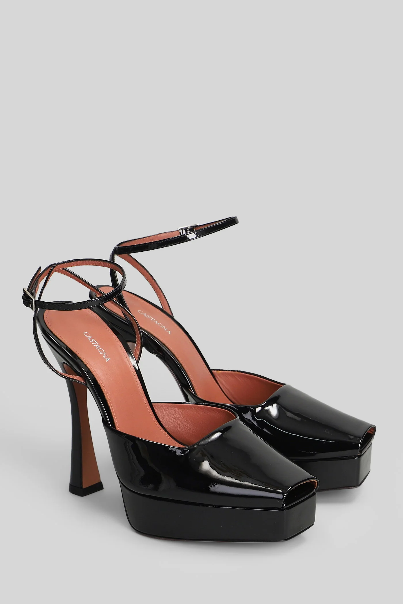 Vicky Pumps in black patent leather - Image 2