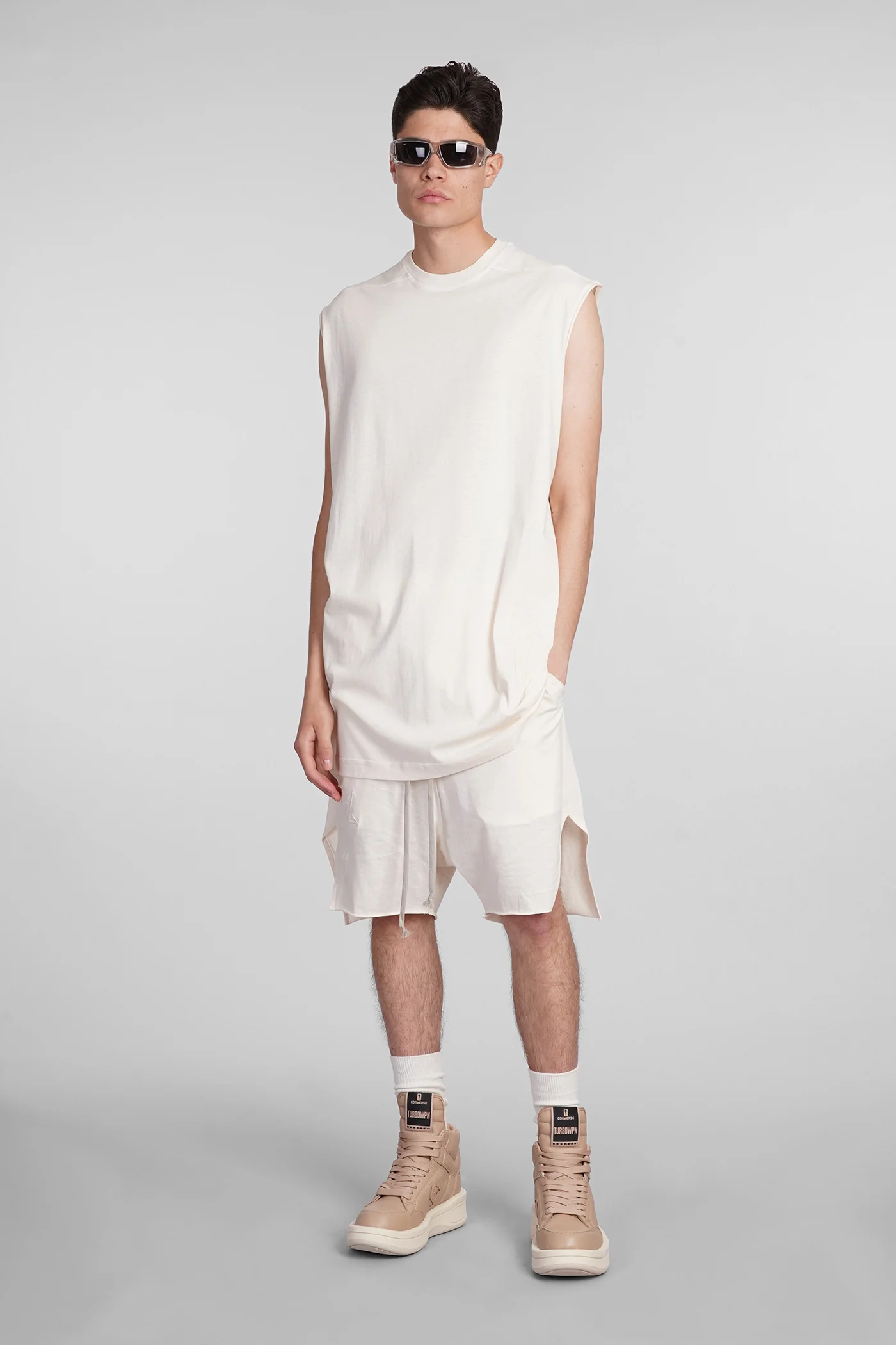 Beveled pods Shorts in beige cotton - Image 2