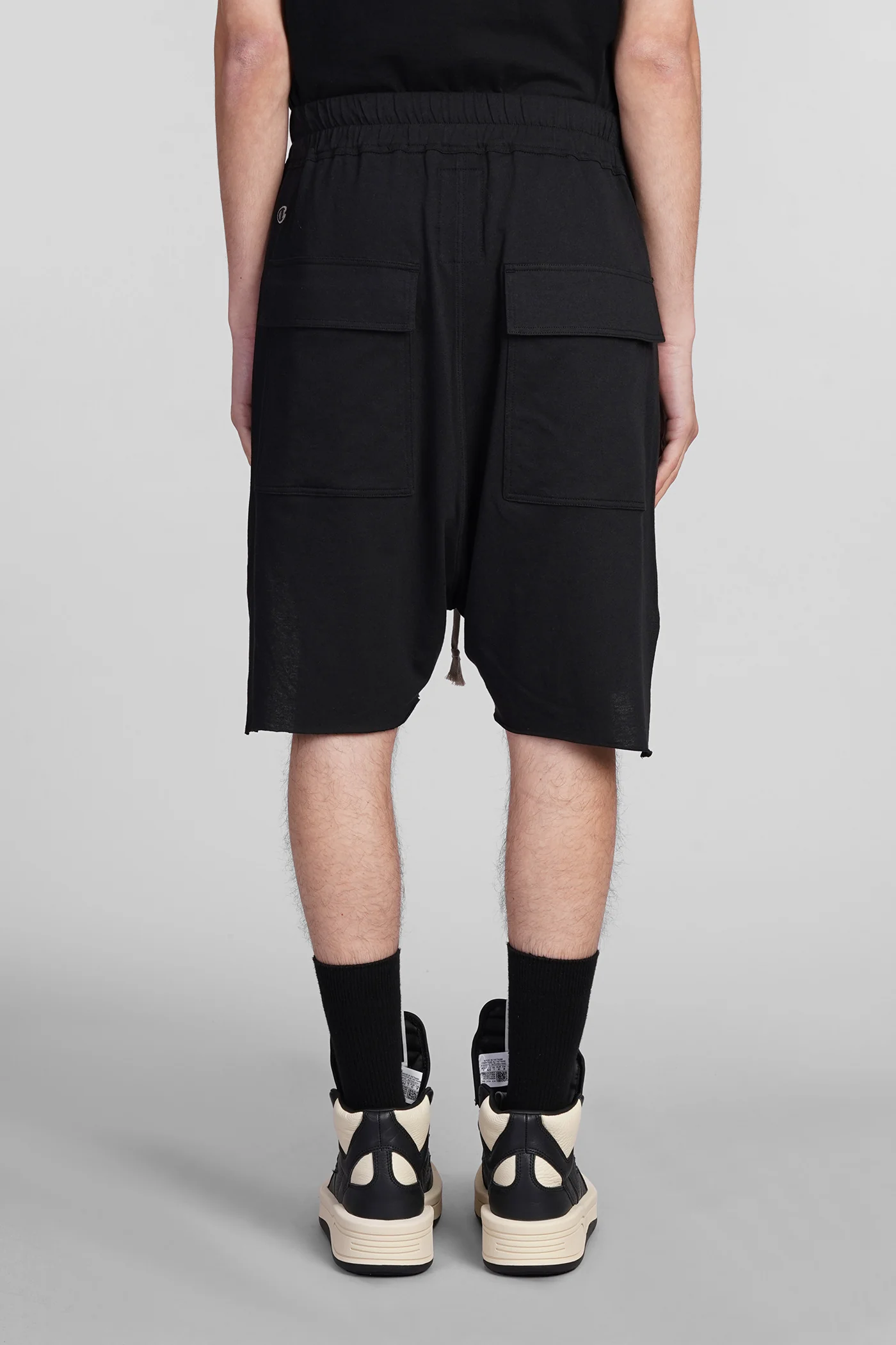 Beveled pods Shorts in black cotton - Image 3