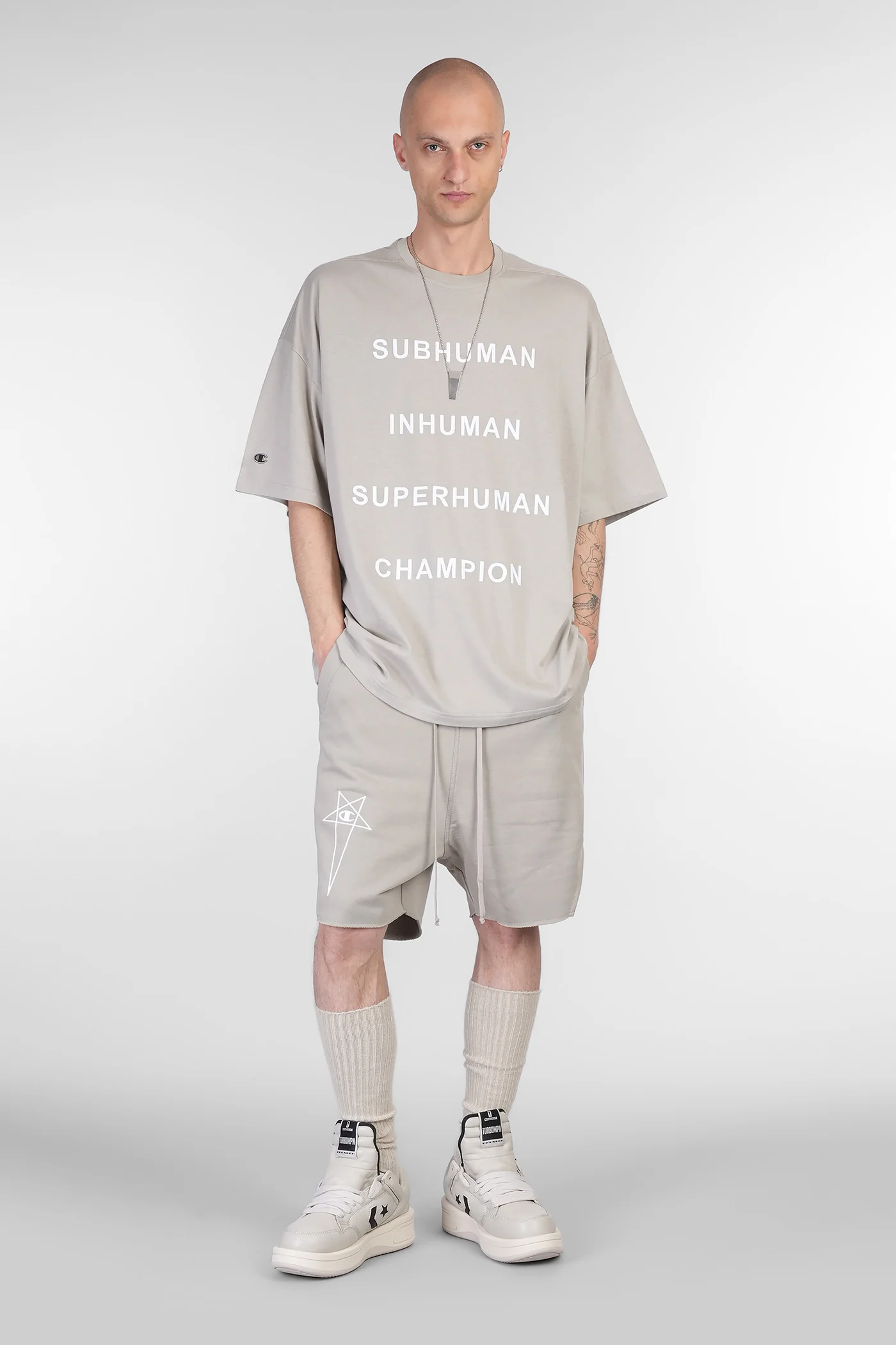 Beveled pods Shorts in taupe cotton - Image 2