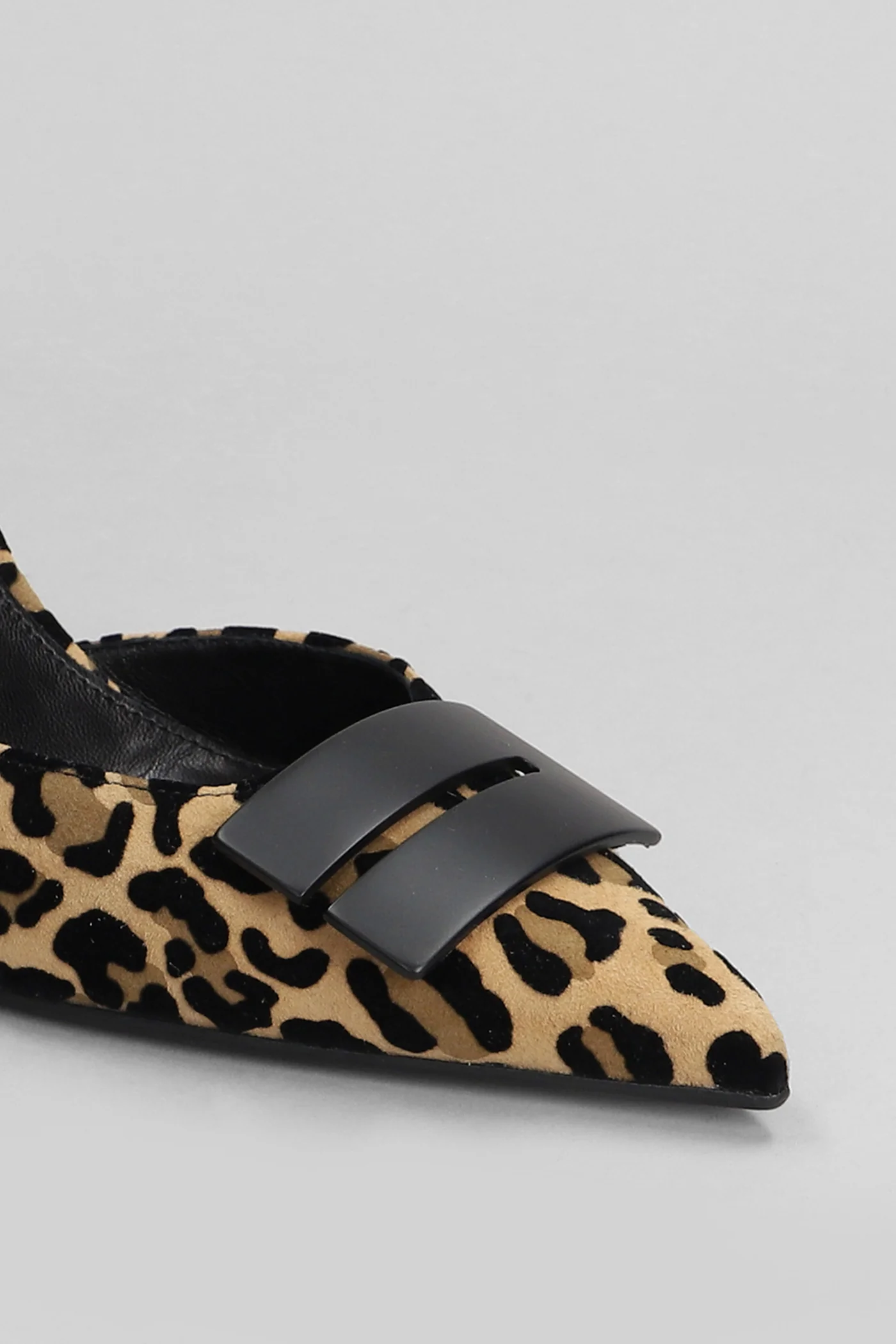 Pumps in Animalier suede - Image 5