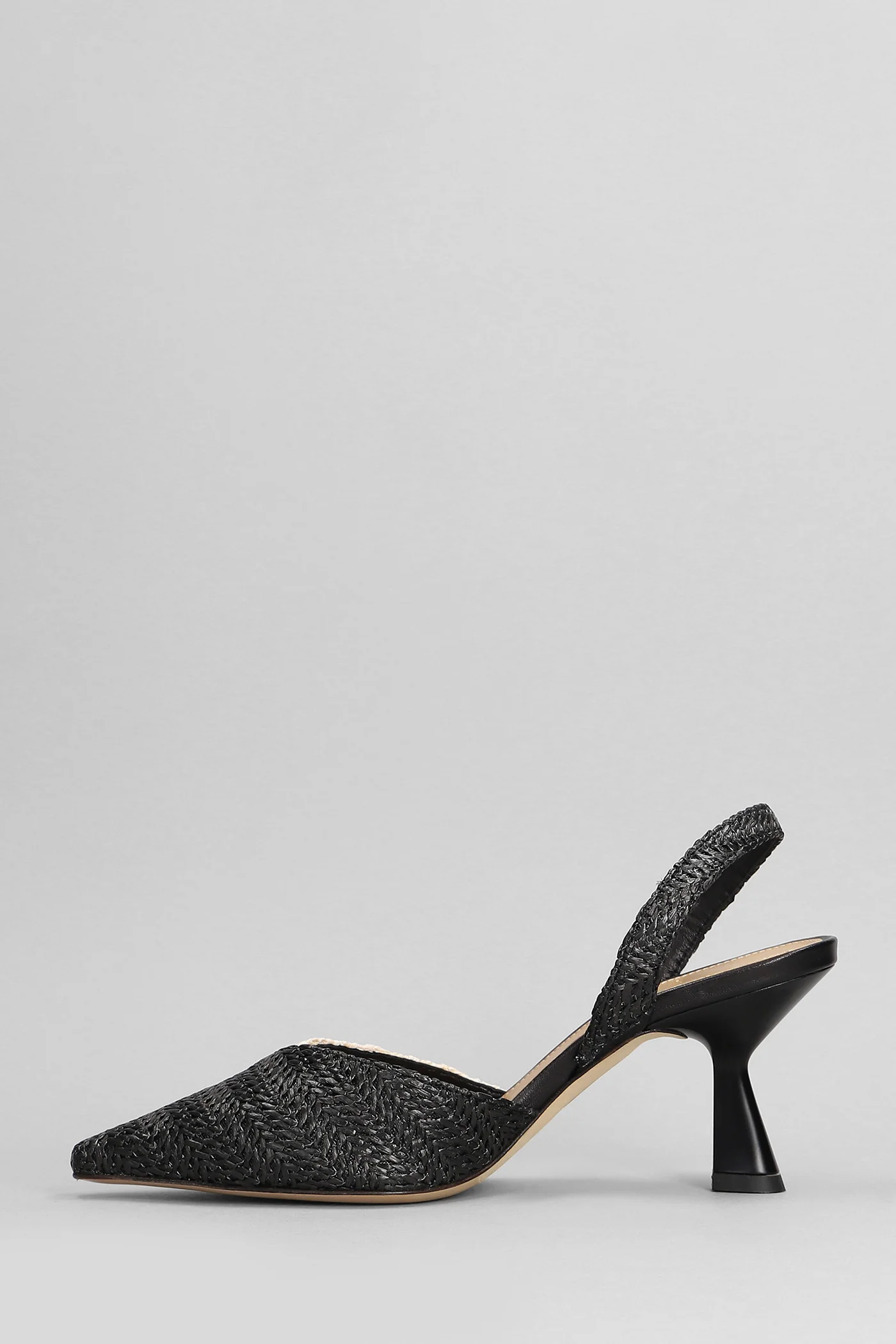 Pumps in black leather - Image 3