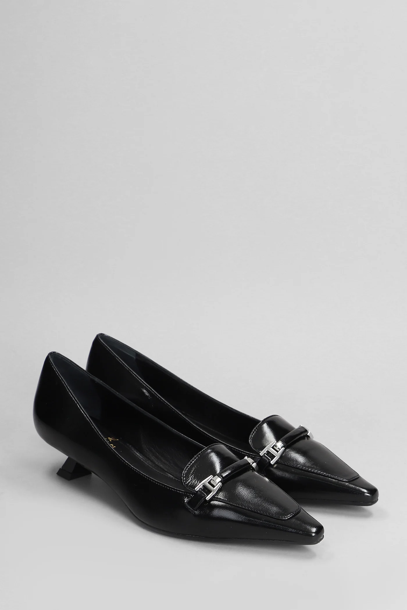 Pumps in black leather - Image 2